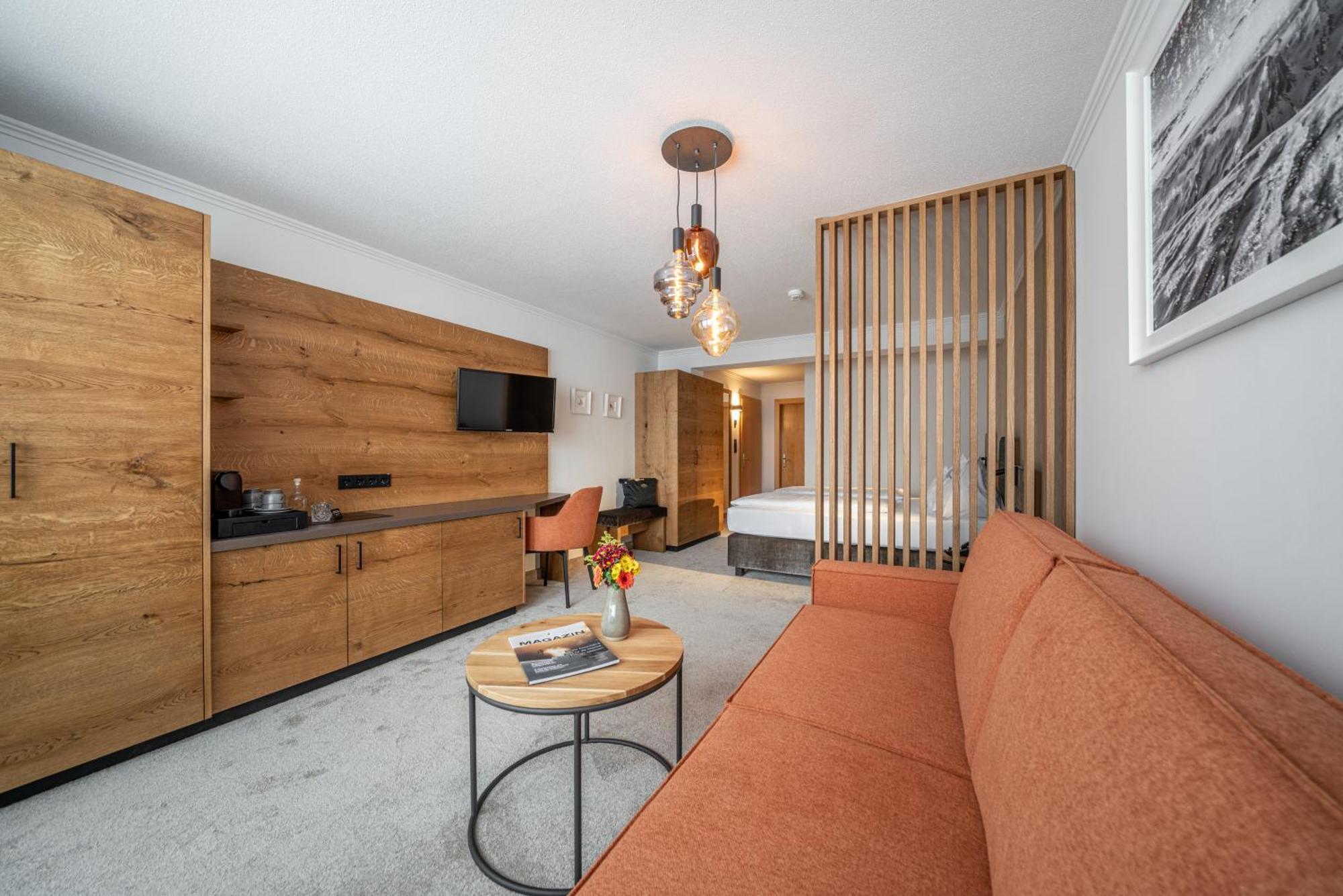 Junior Suite Mountain View