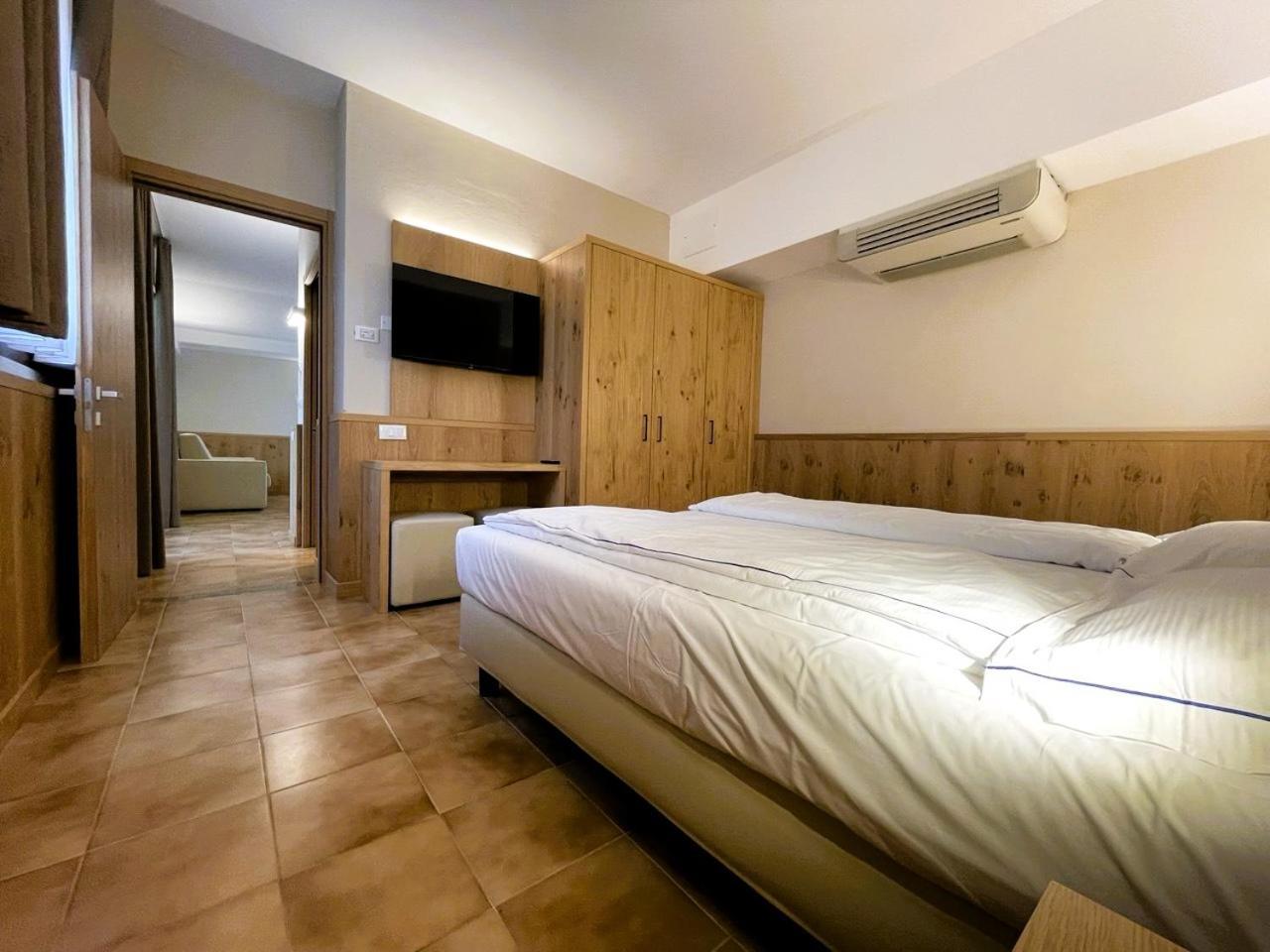 One-Bedroom Standard Apartment