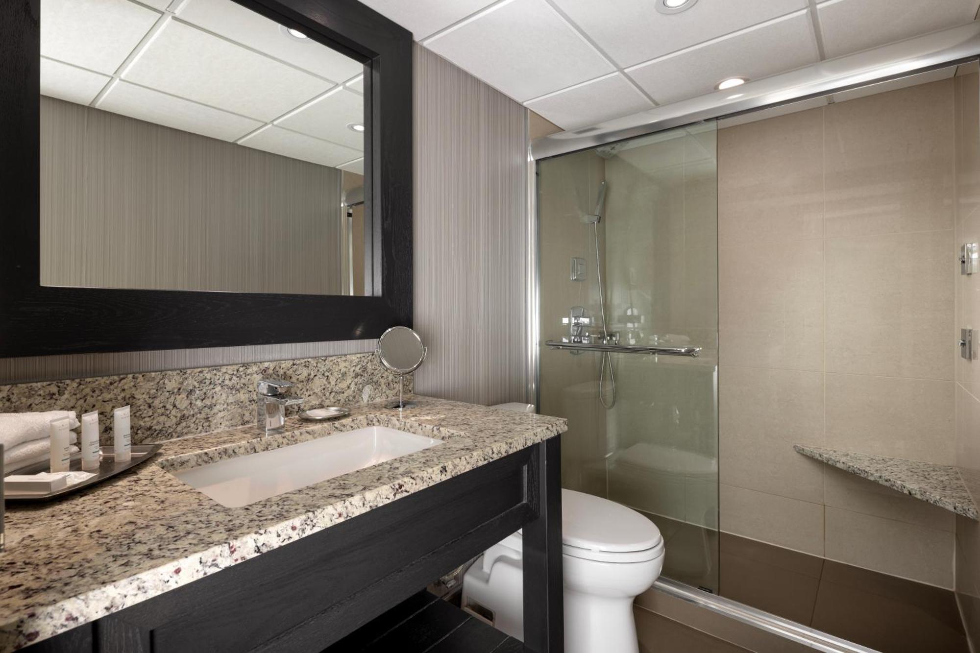 Superior Corner King Room Connecting Room