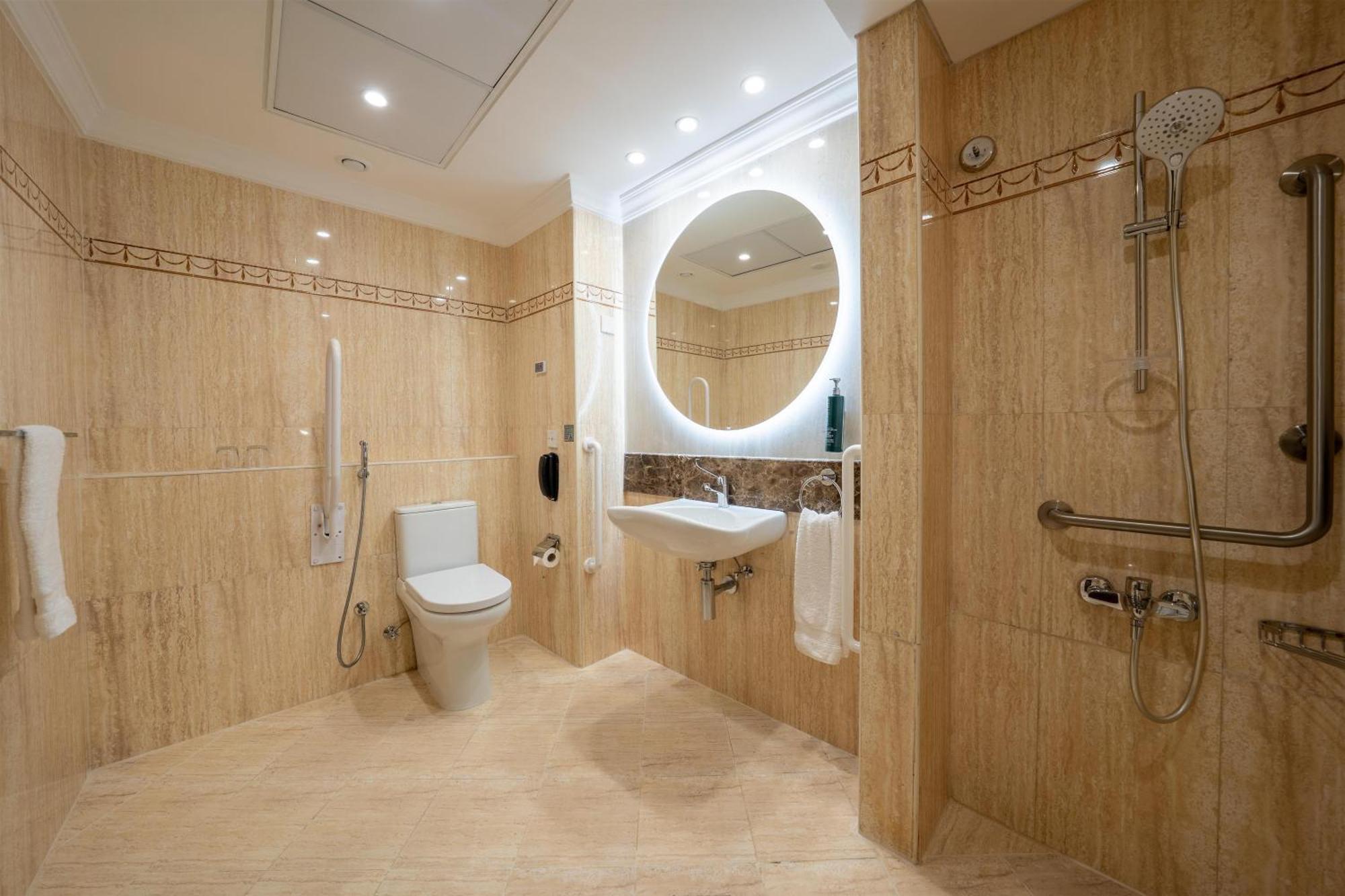 King Room Mobility Access