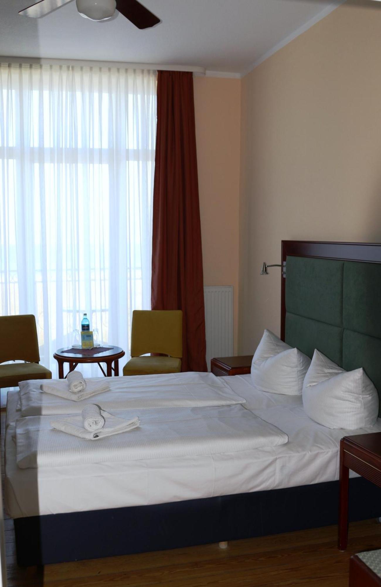 Double Room with Lake View,10321042:JPEG