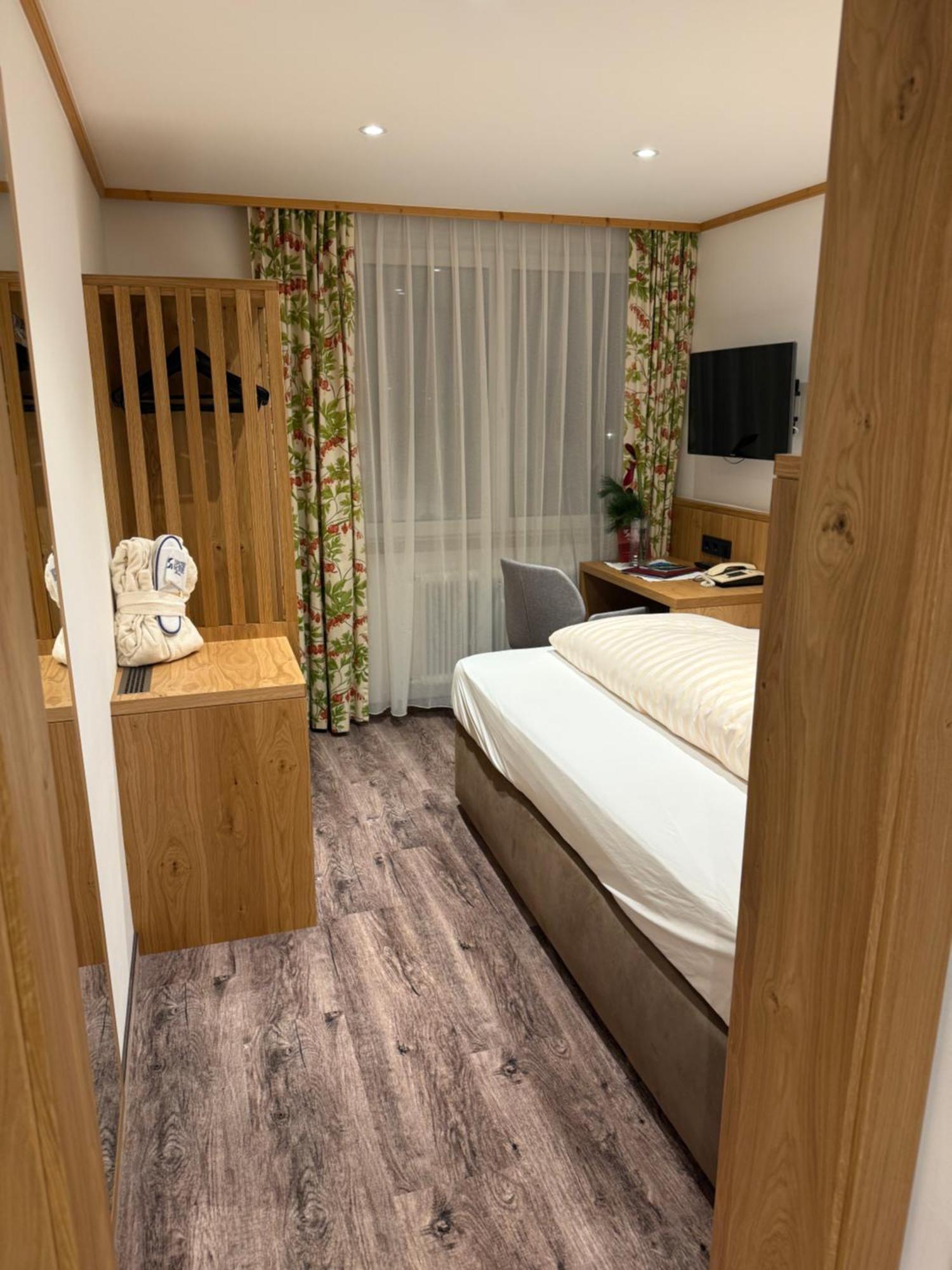 Classic Single Room Shower