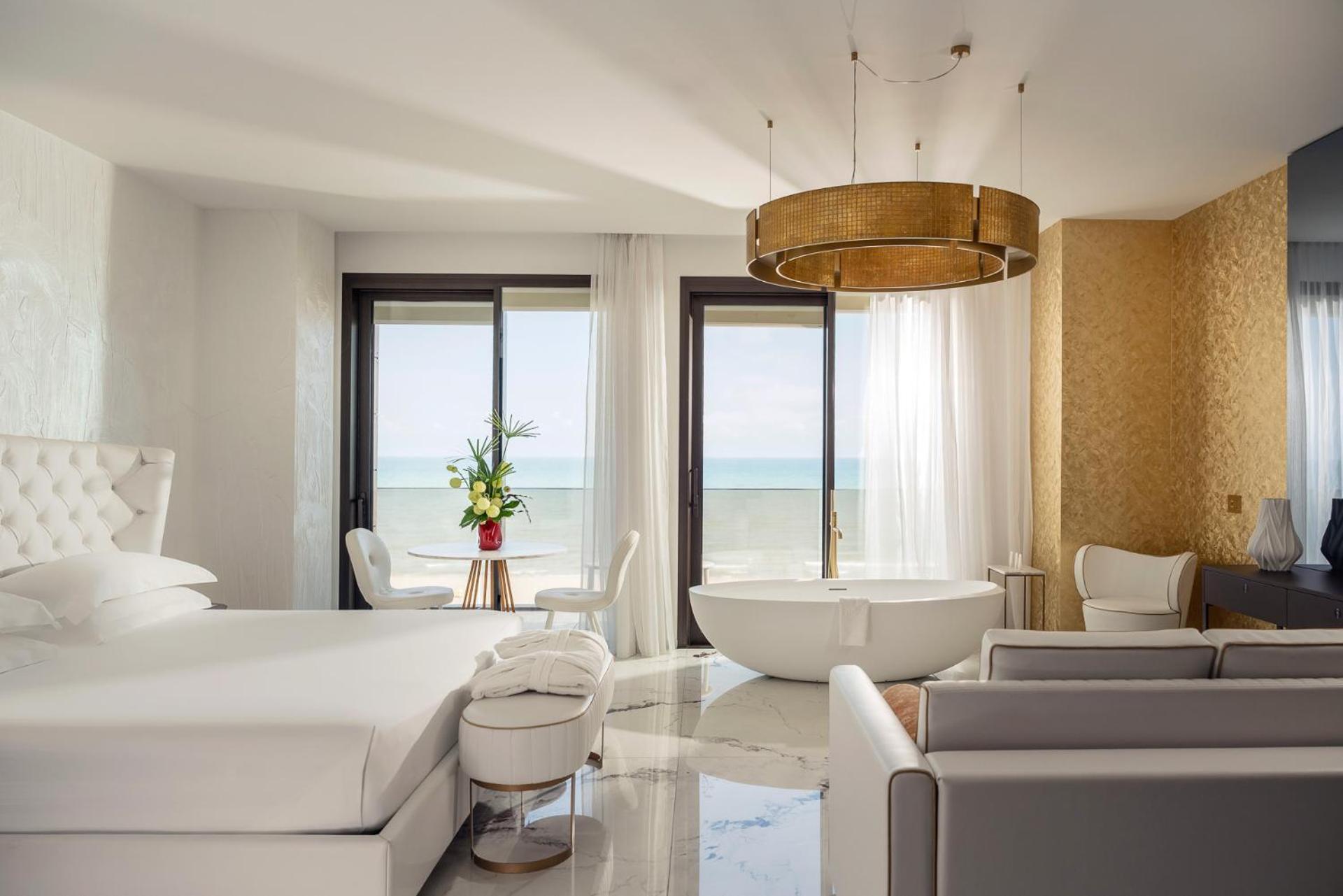 Loft Suite balcony frontal sea view