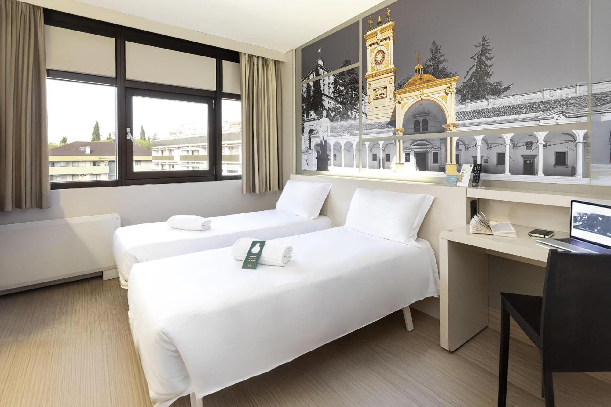 Twin Room,1742639632:JPEG