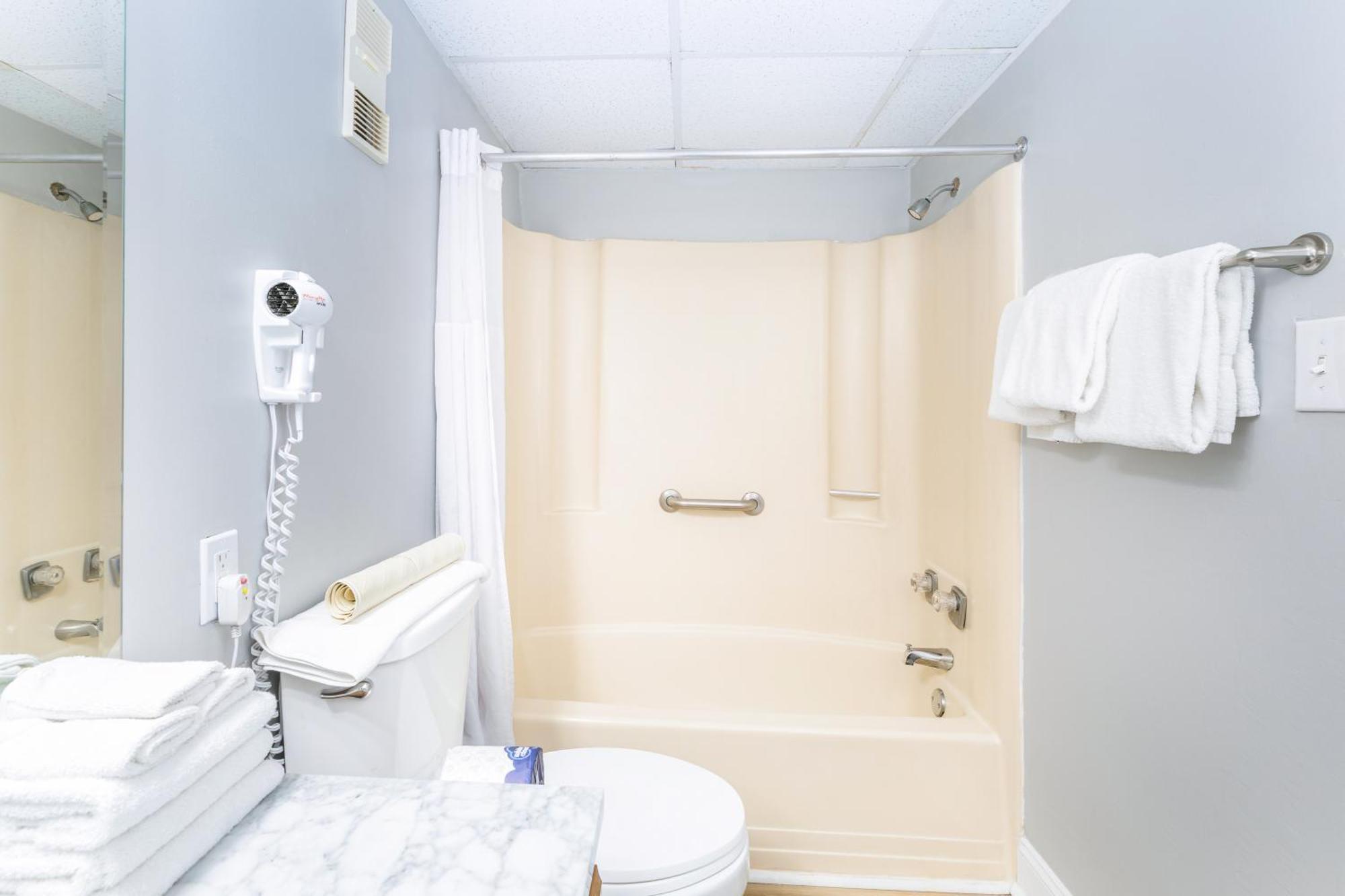 Three-Bedroom Suite,1742640722:JPEG