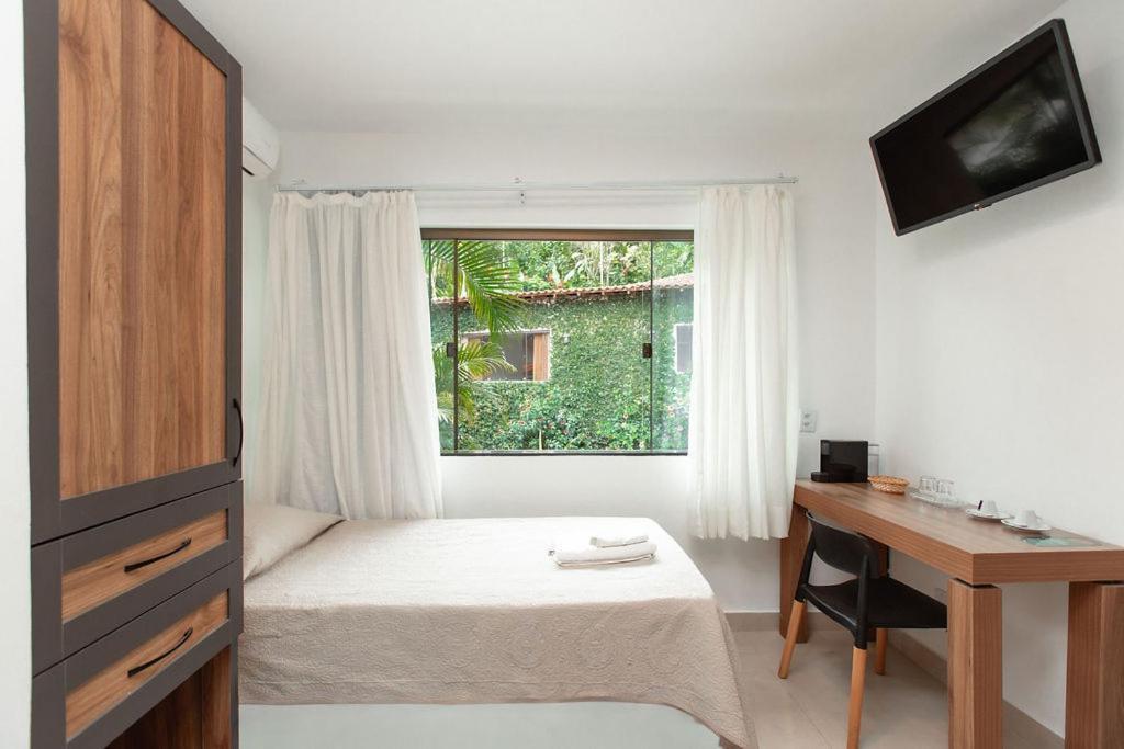 Superior Connecting Suite Pool View
