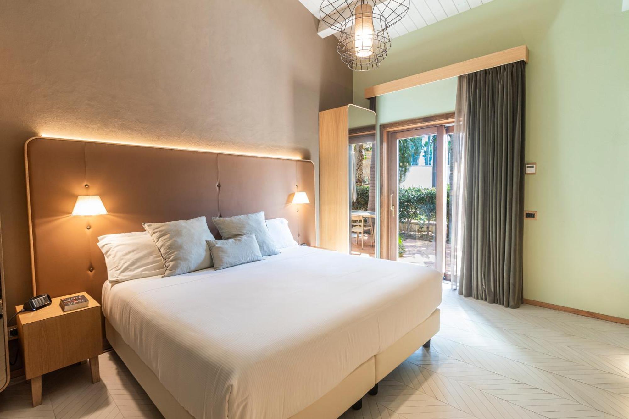 Junior Suite with Private Pool and Garden View,1742641601:JPEG
