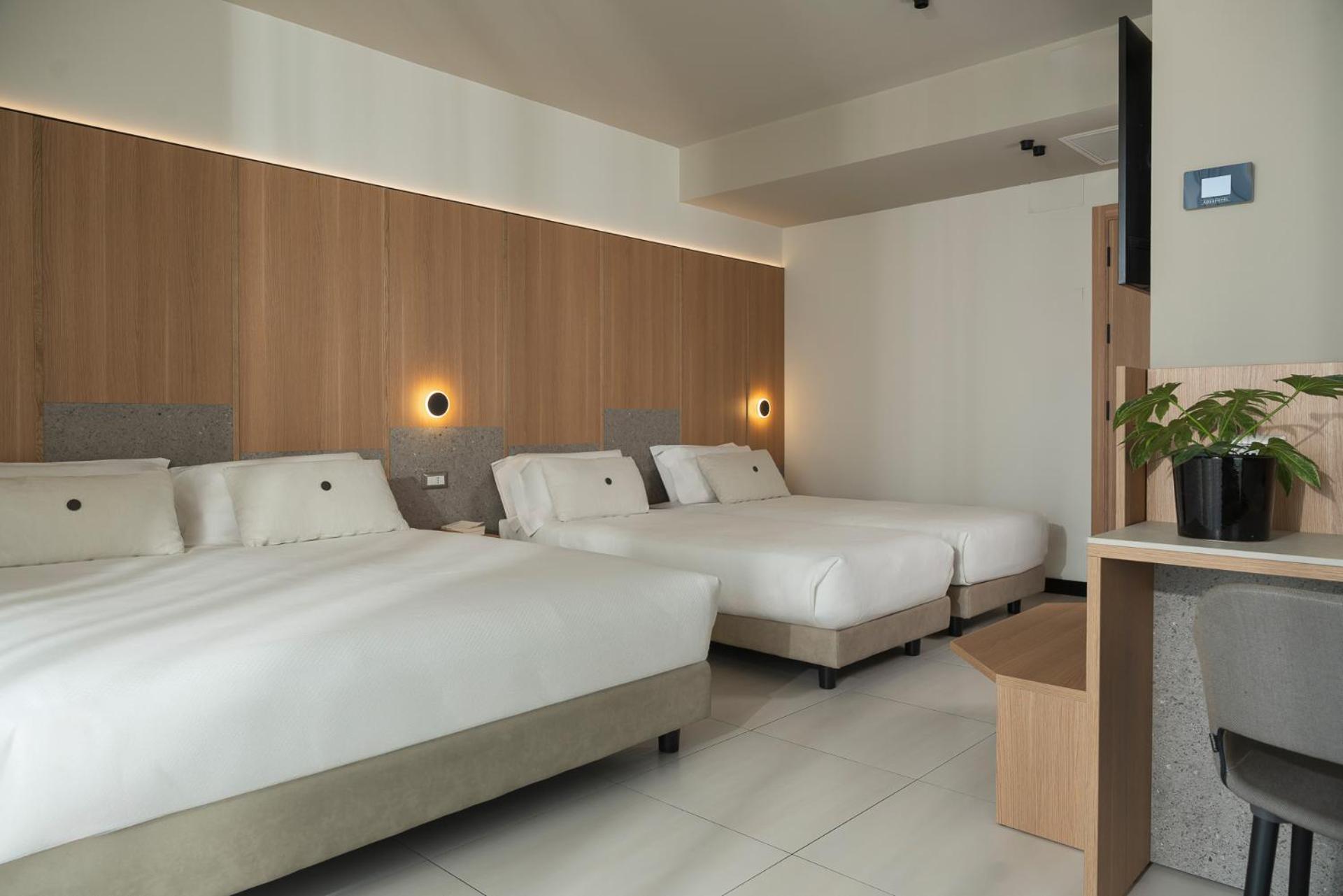 Superior Quadruple Room,1742645207:JPEG