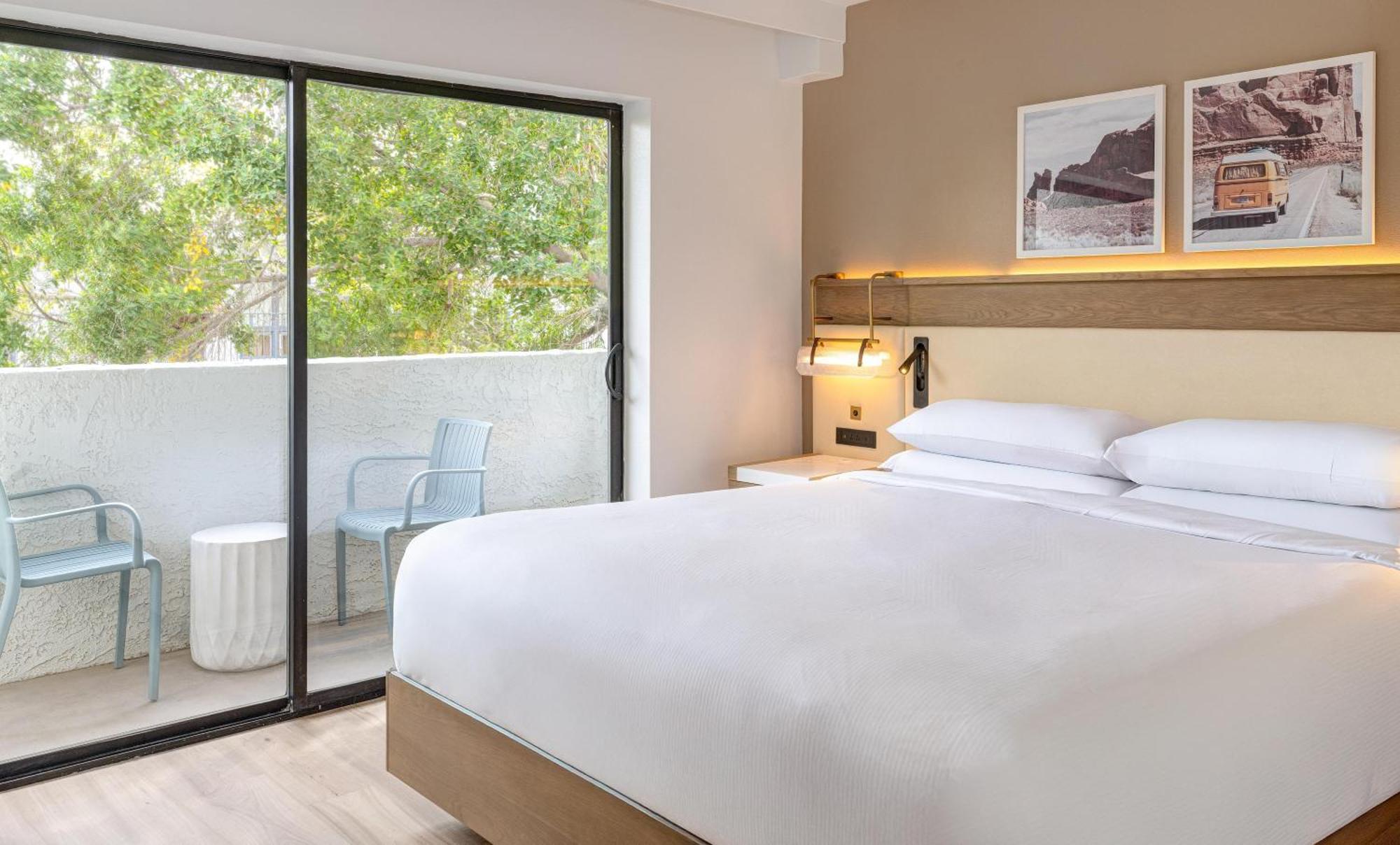 One-Bedroom King Suite