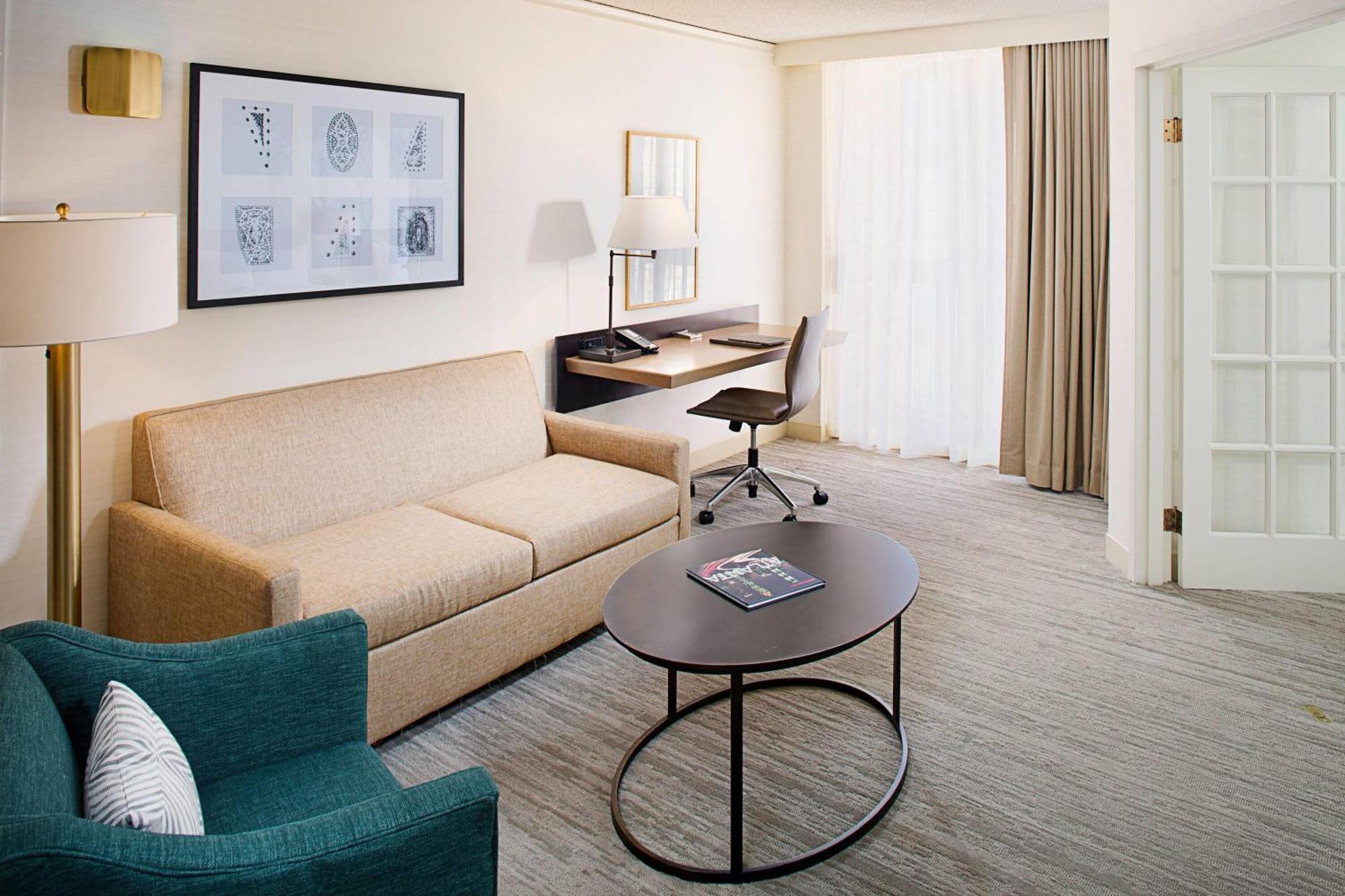 One-Bedroom King Suite Non-Smoking