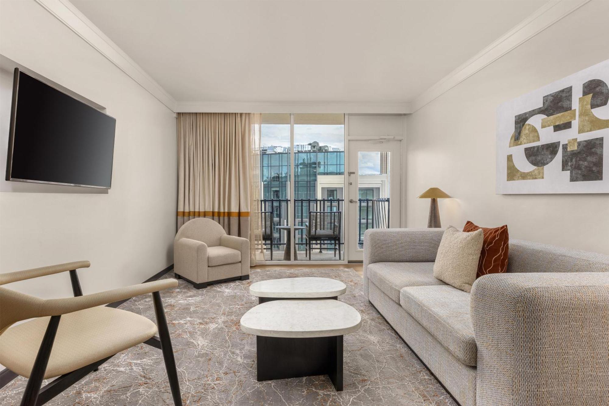 Junior King Suite Seating Area