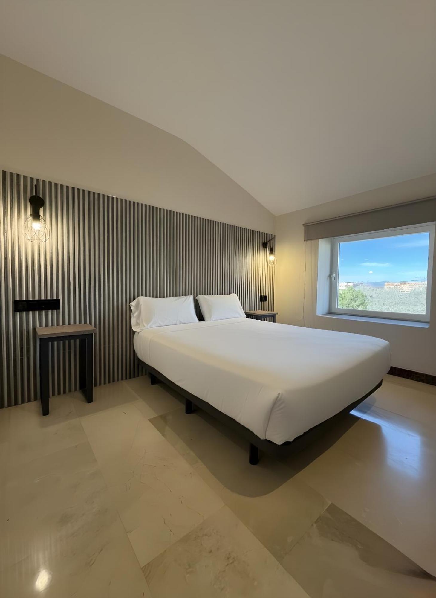 Standard Double or Twin Room,1742648658:JPEG