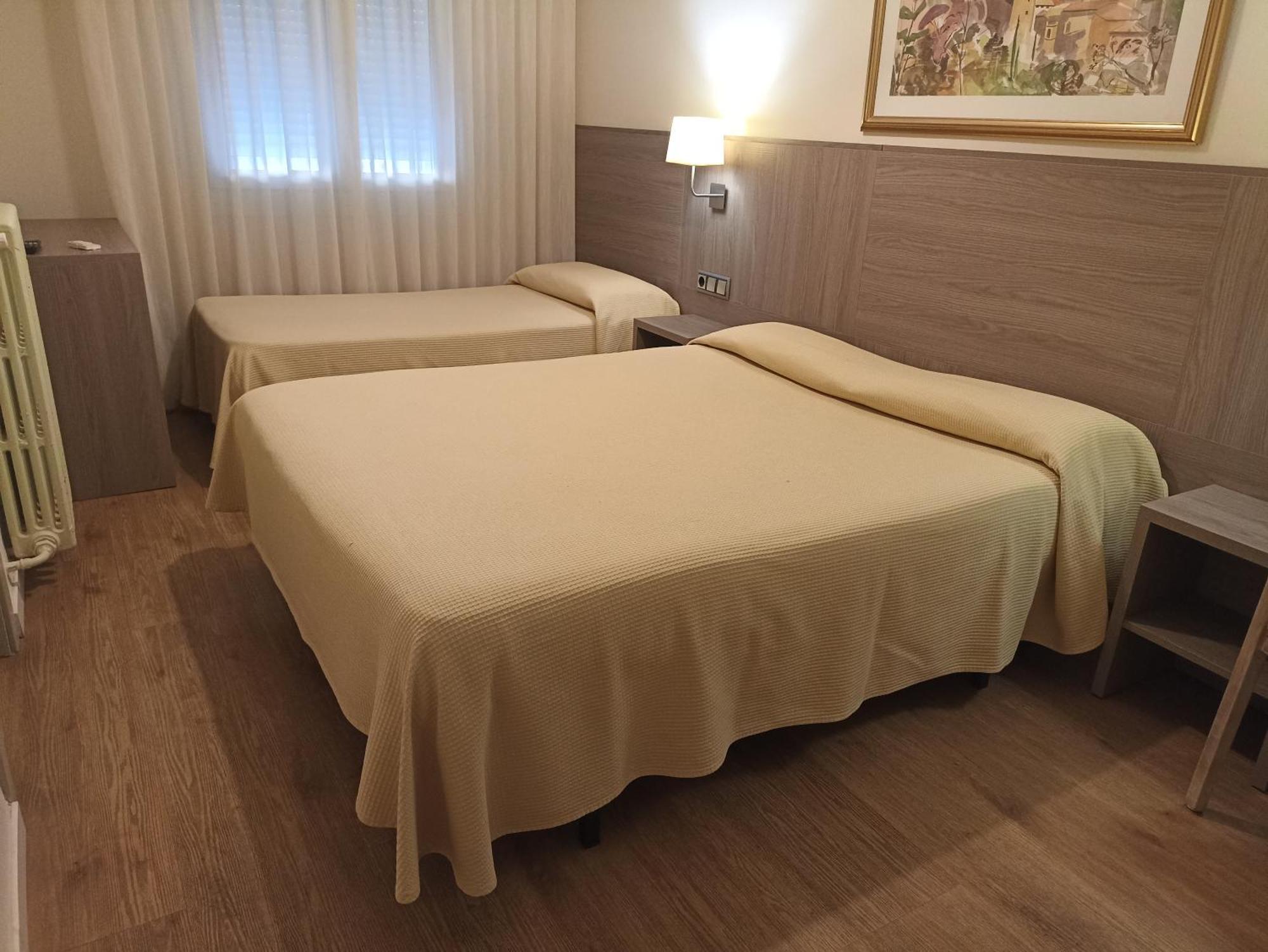 Triple Room,1742648680:JPEG