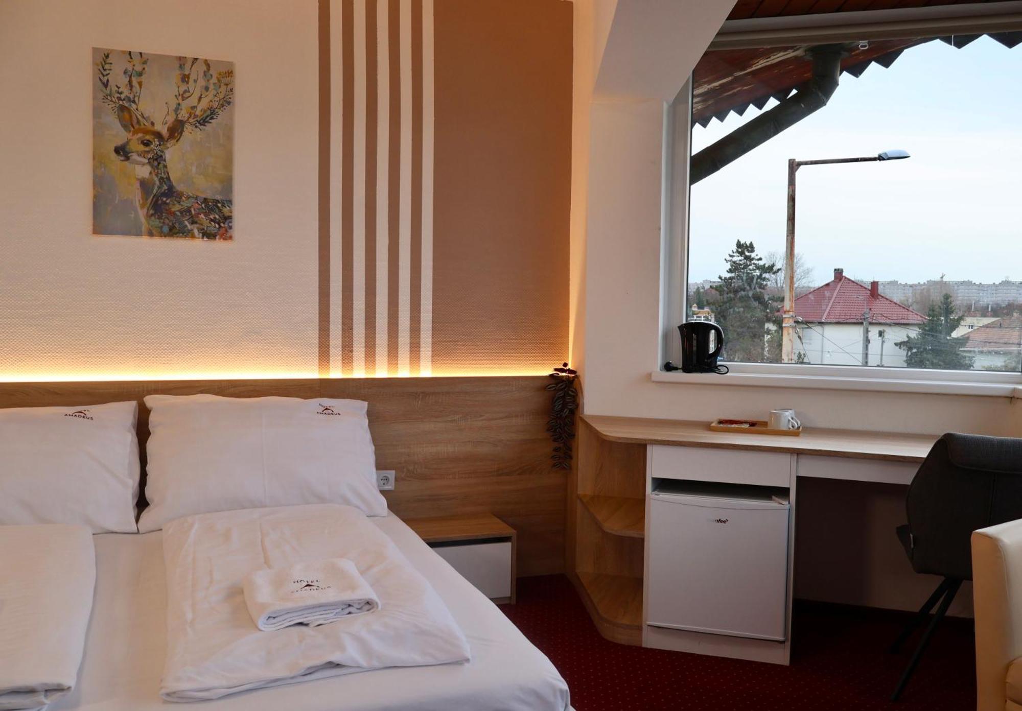 Standard Queen Room