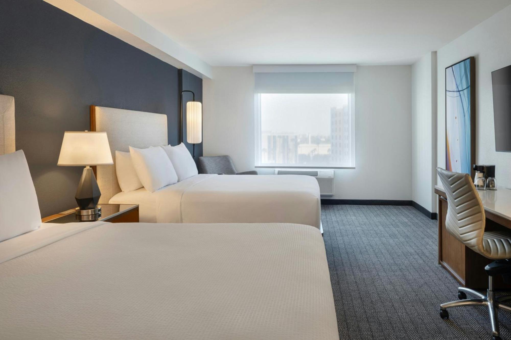 Queen Room Two Queen Beds City View