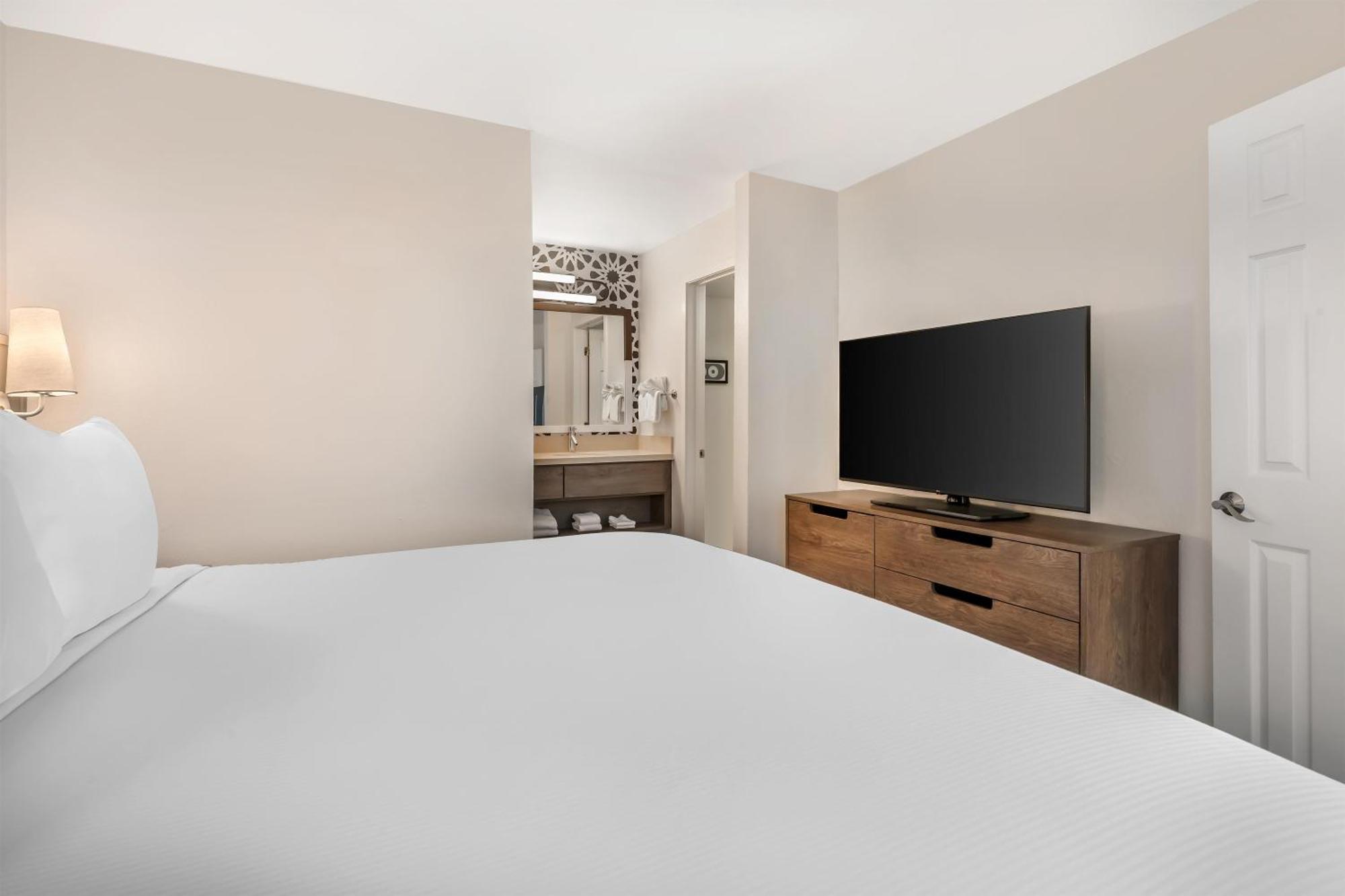 One Bedroom King Suite