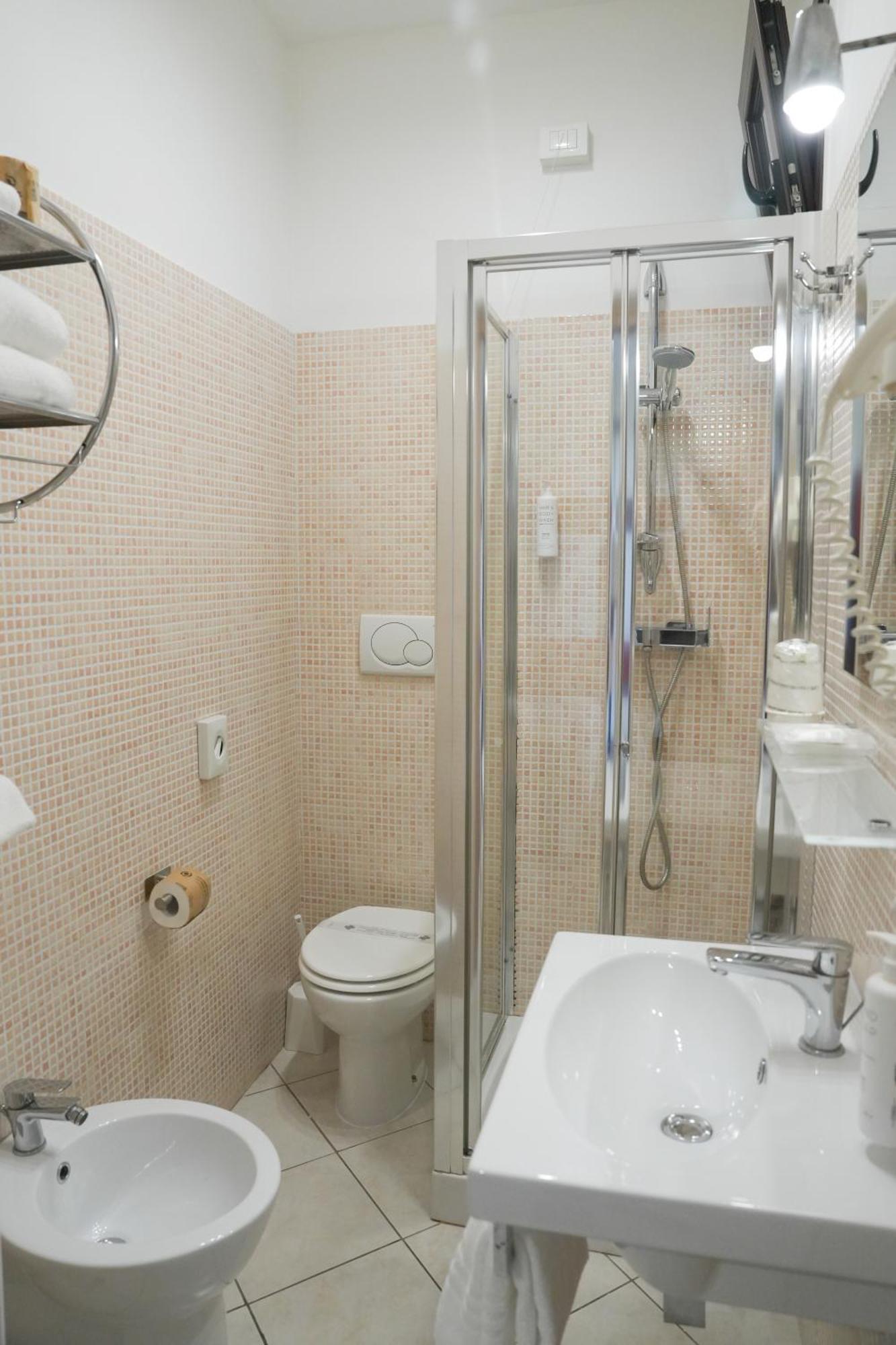 Single Room,1742656236:JPEG