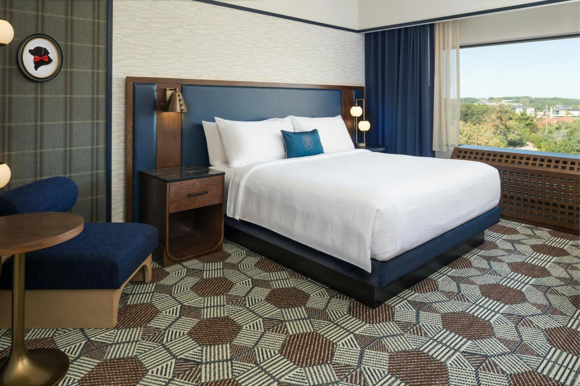 Deluxe King Room