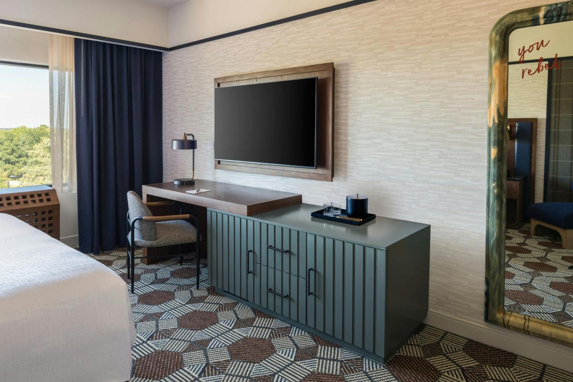 Deluxe King Room
