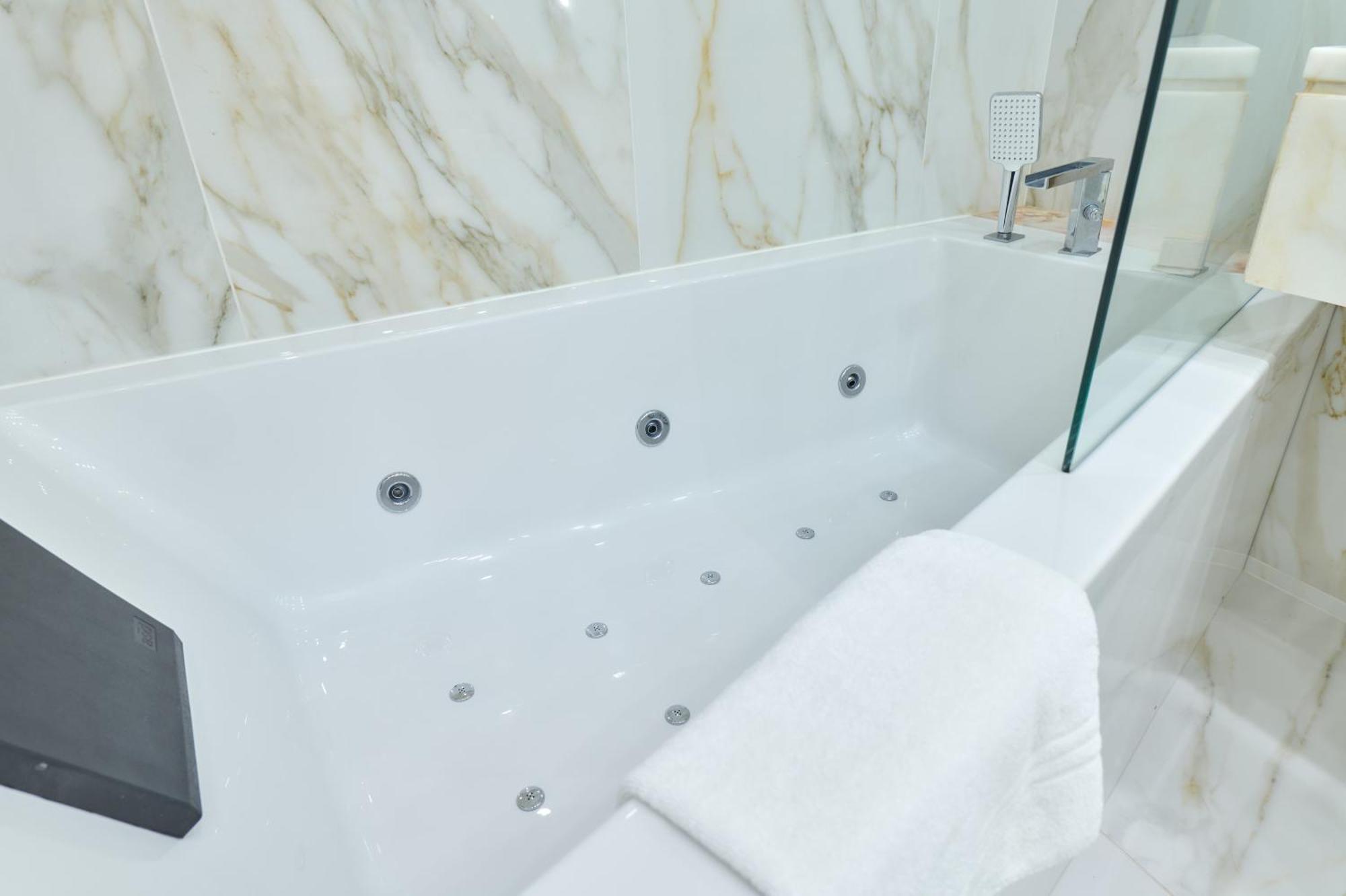 Deluxe Double Room Spa Bath