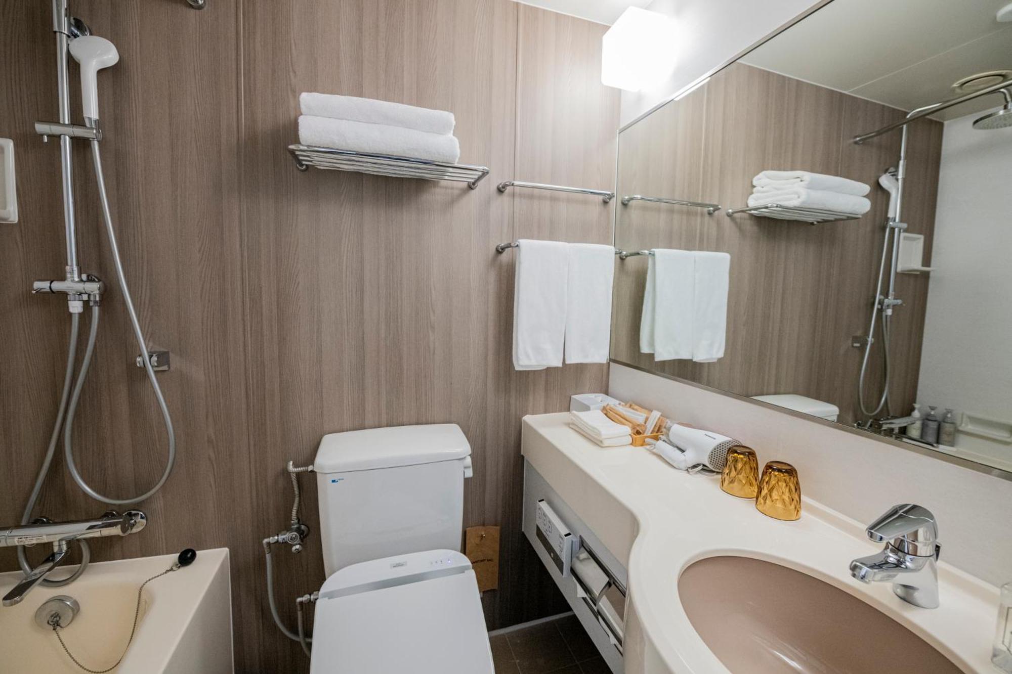 Superior Double Room Small Double Bed Park View Non-Smoking