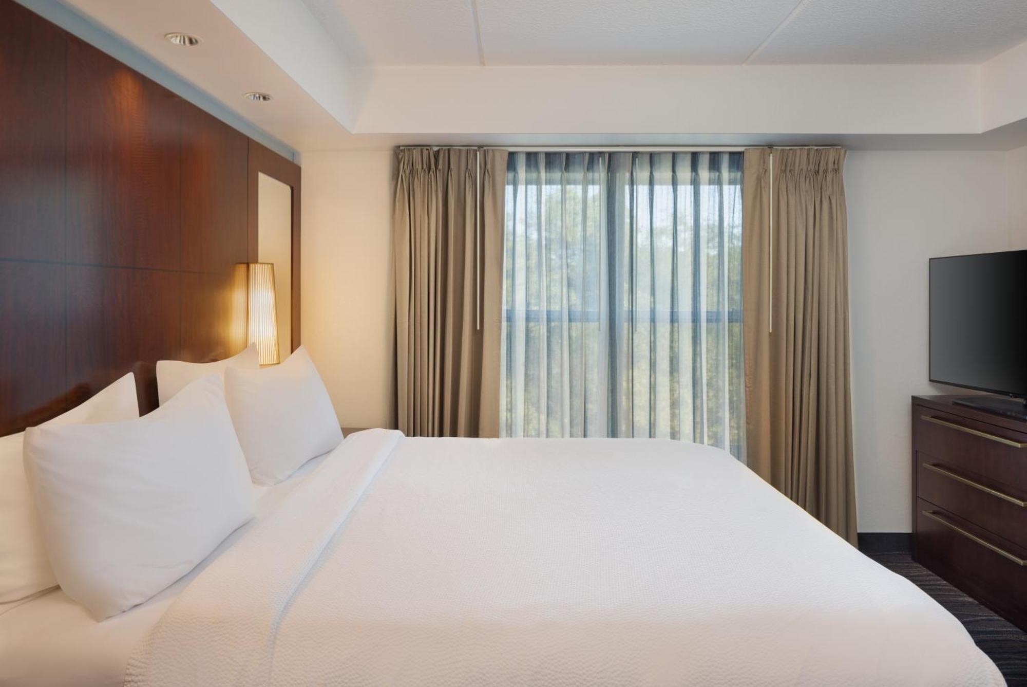Two-Bedroom Suite,1742665079:JPEG