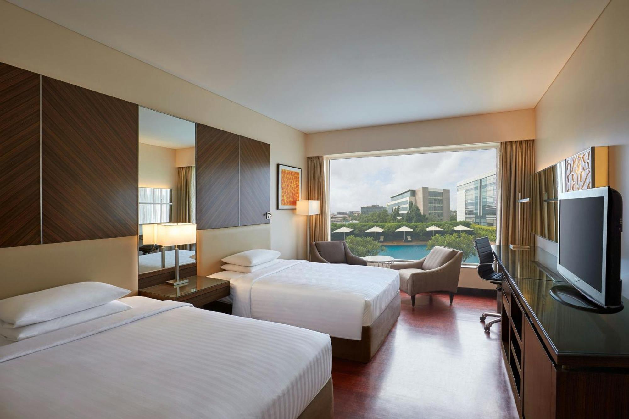 Deluxe Twin Room Pool View on Spa on Laundry