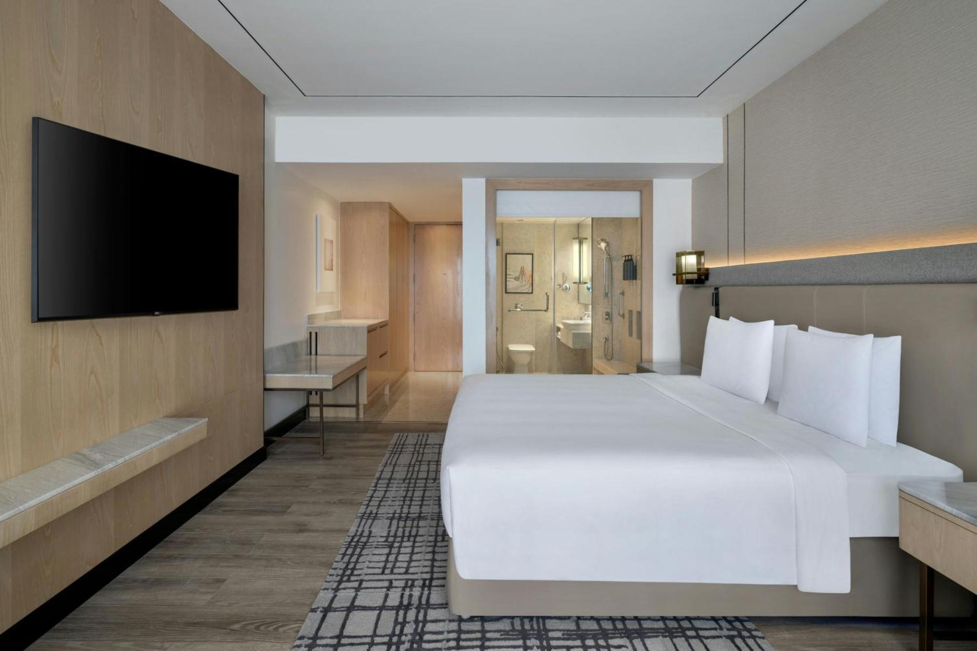 Executive King Room Executive Lounge Access on Spa on Laundry