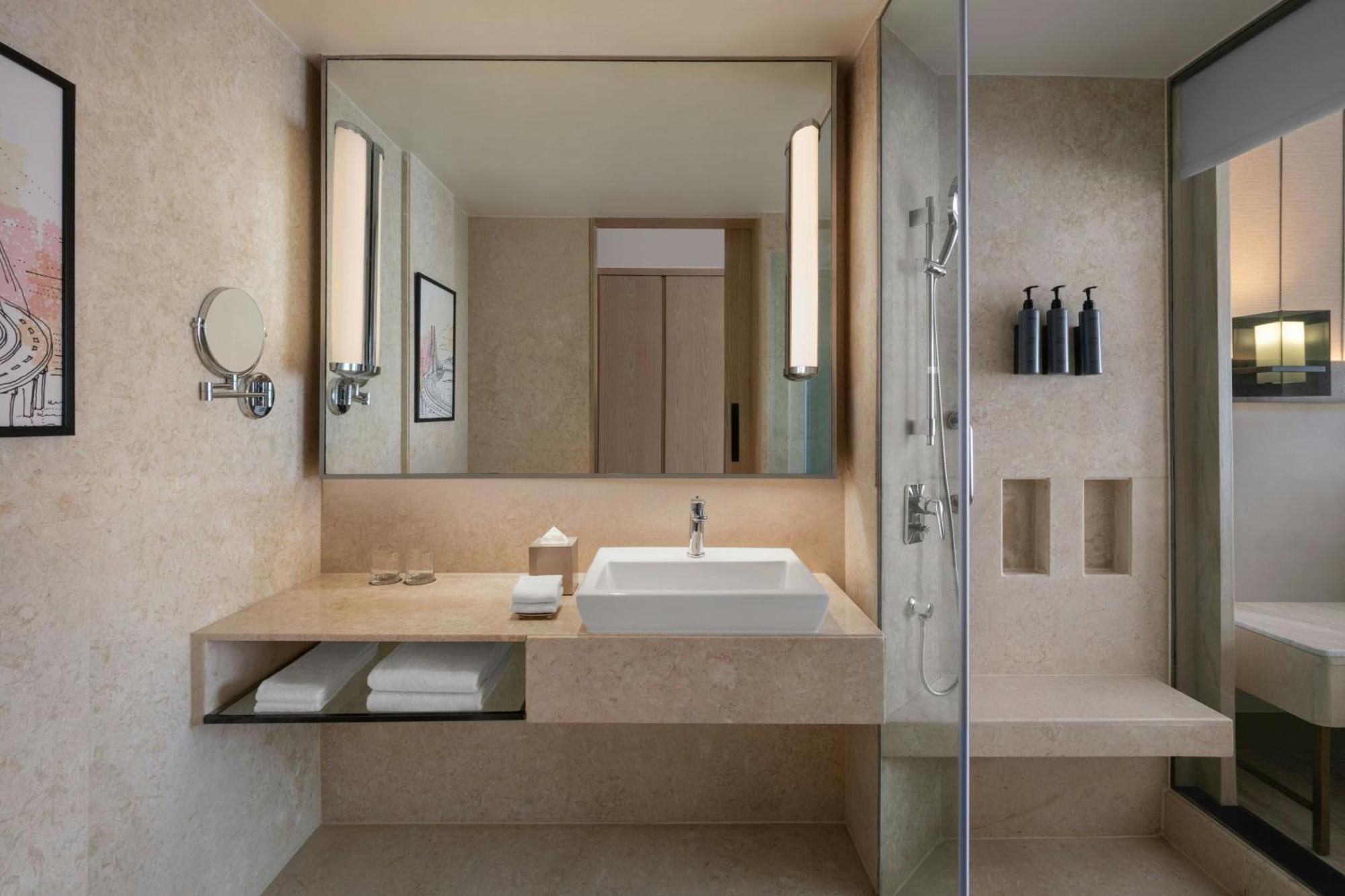 Executive King Room Executive Lounge Access on Spa on Laundry