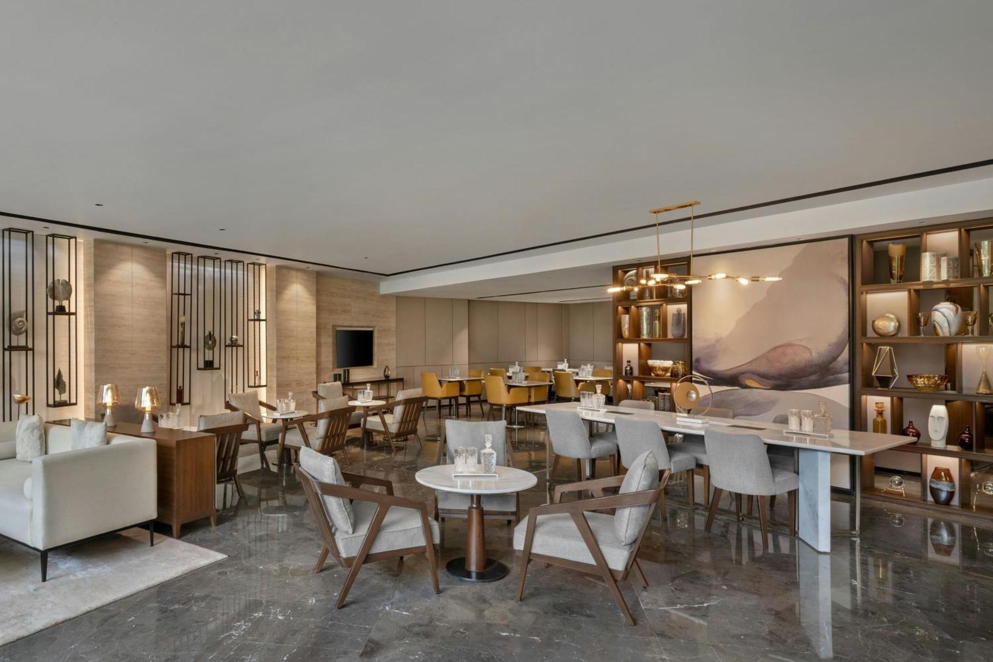 Executive King Room Executive Lounge Access on Spa on Laundry