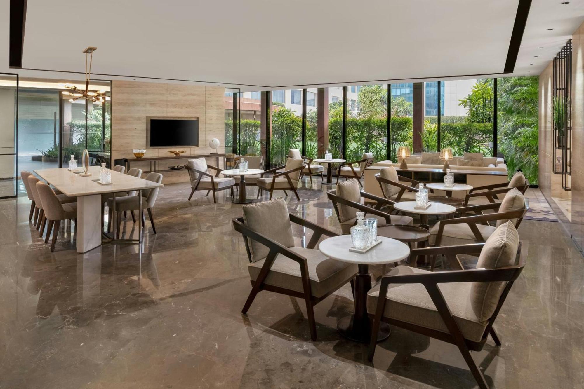 Executive King Room Executive Lounge Access on Spa on Laundry