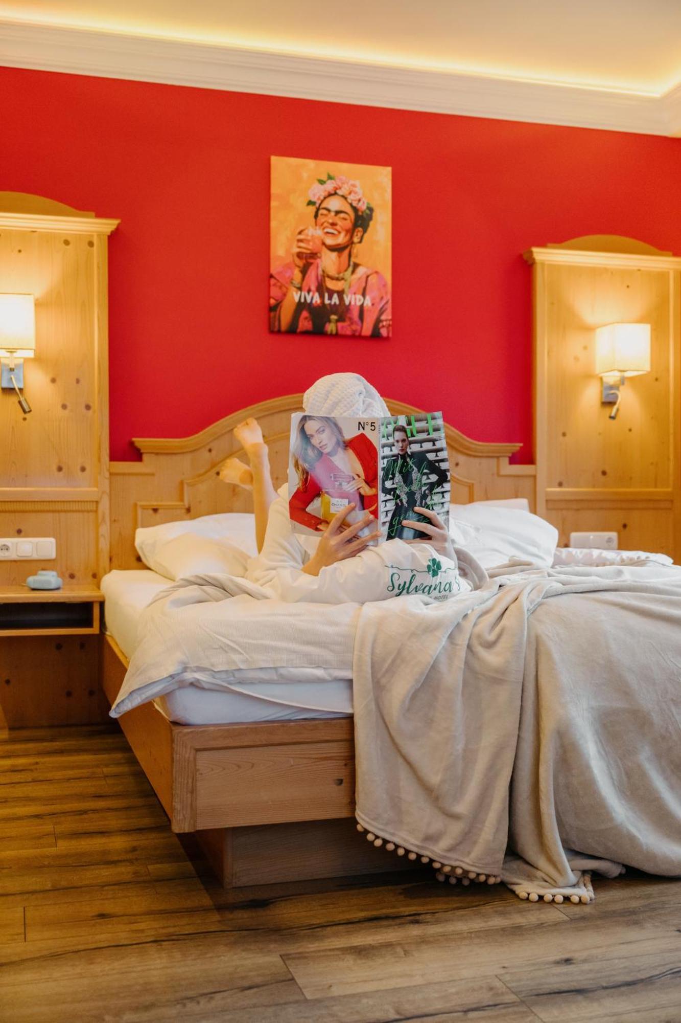 Double Room,1742669226:JPEG