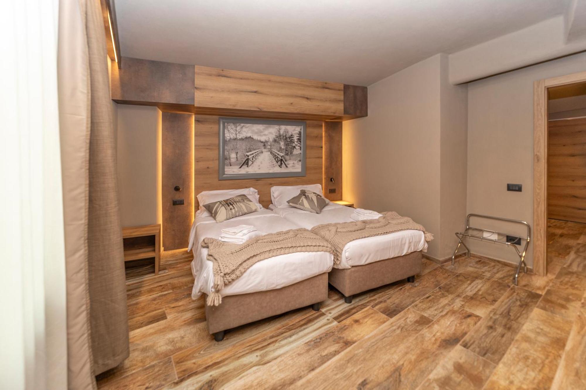 Double or Twin Room Mountain View
