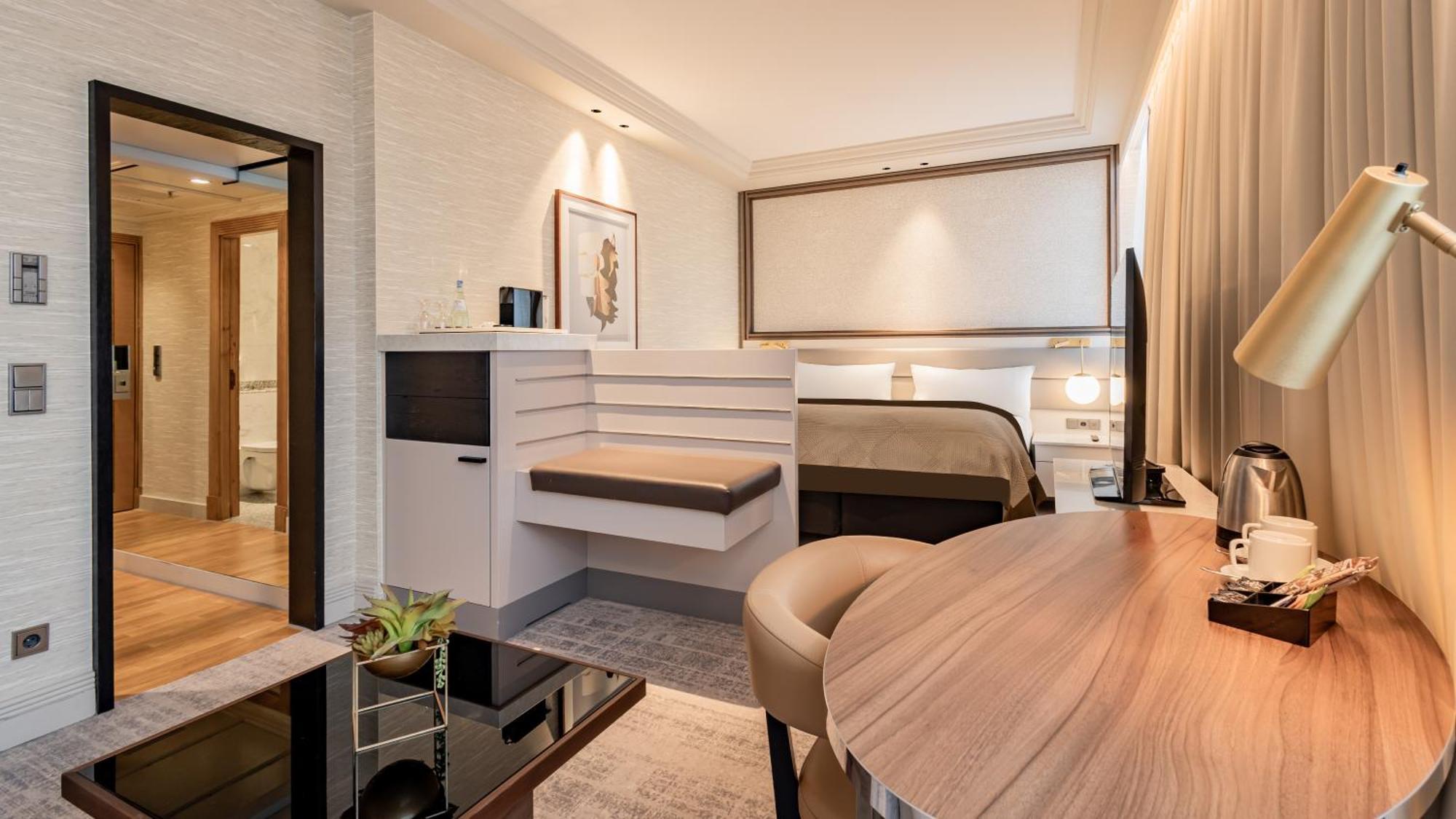 Premium King Room