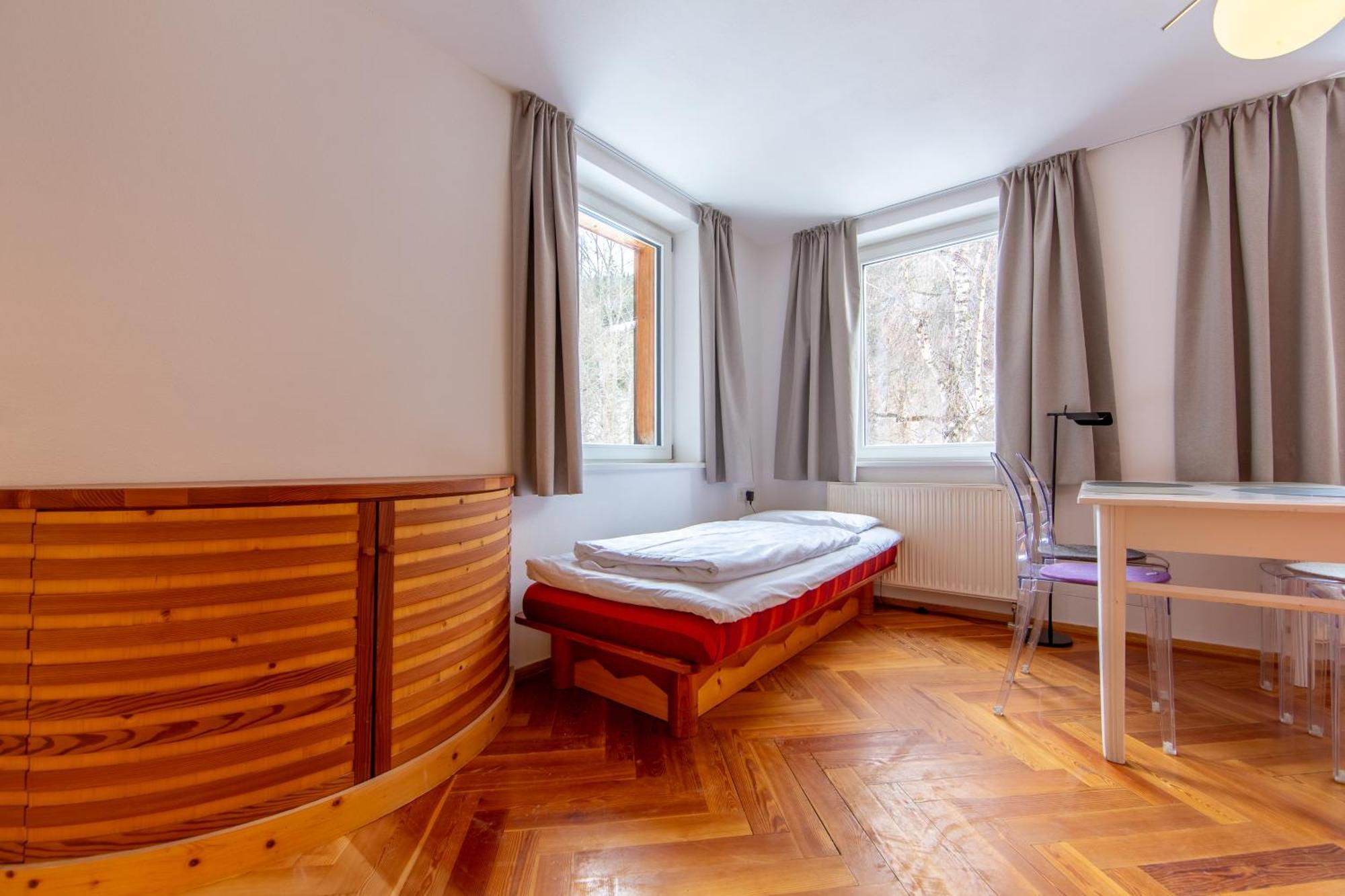 One-Bedroom Standard Apartment