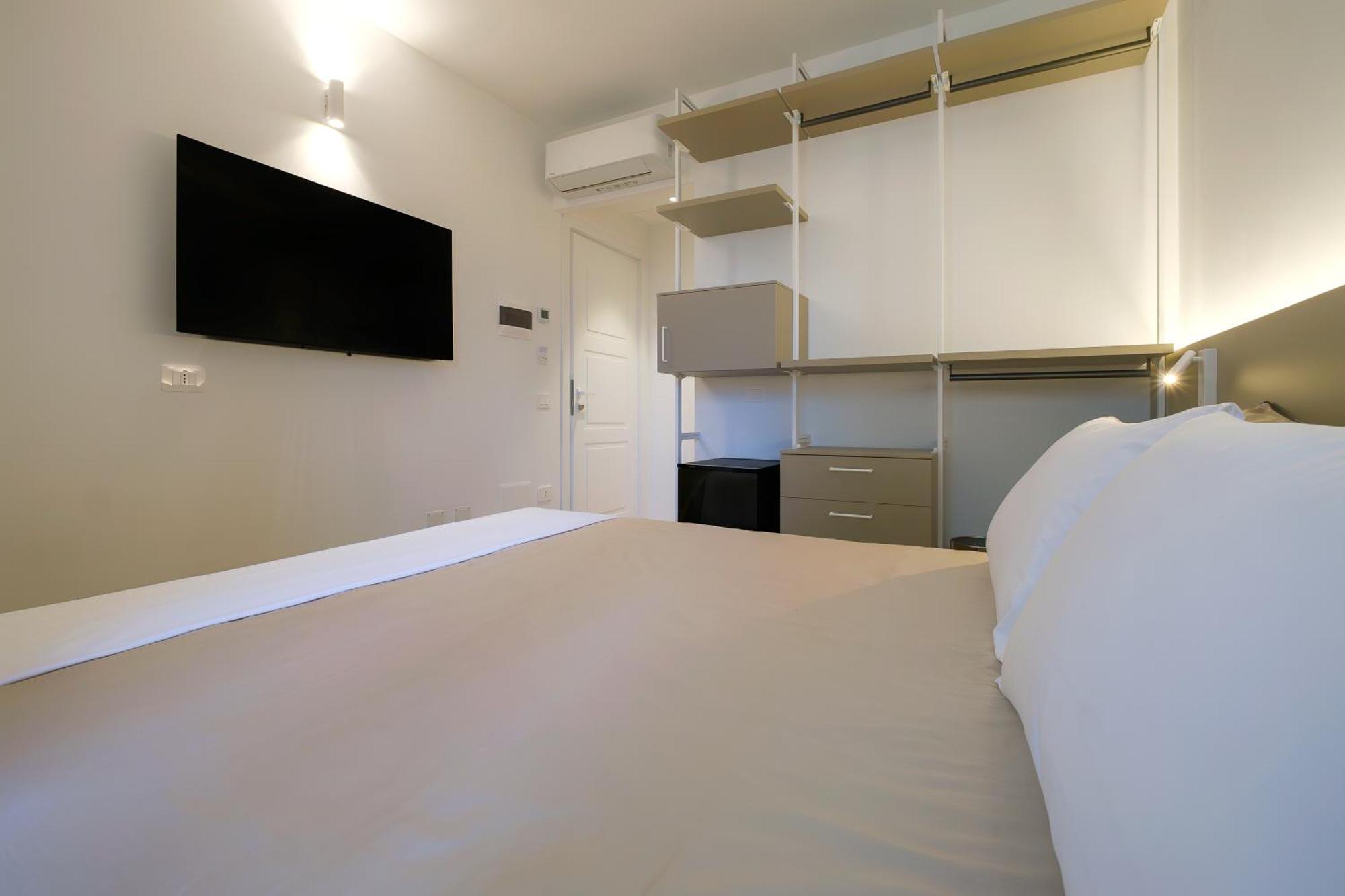 Double Room,1742681401:JPEG
