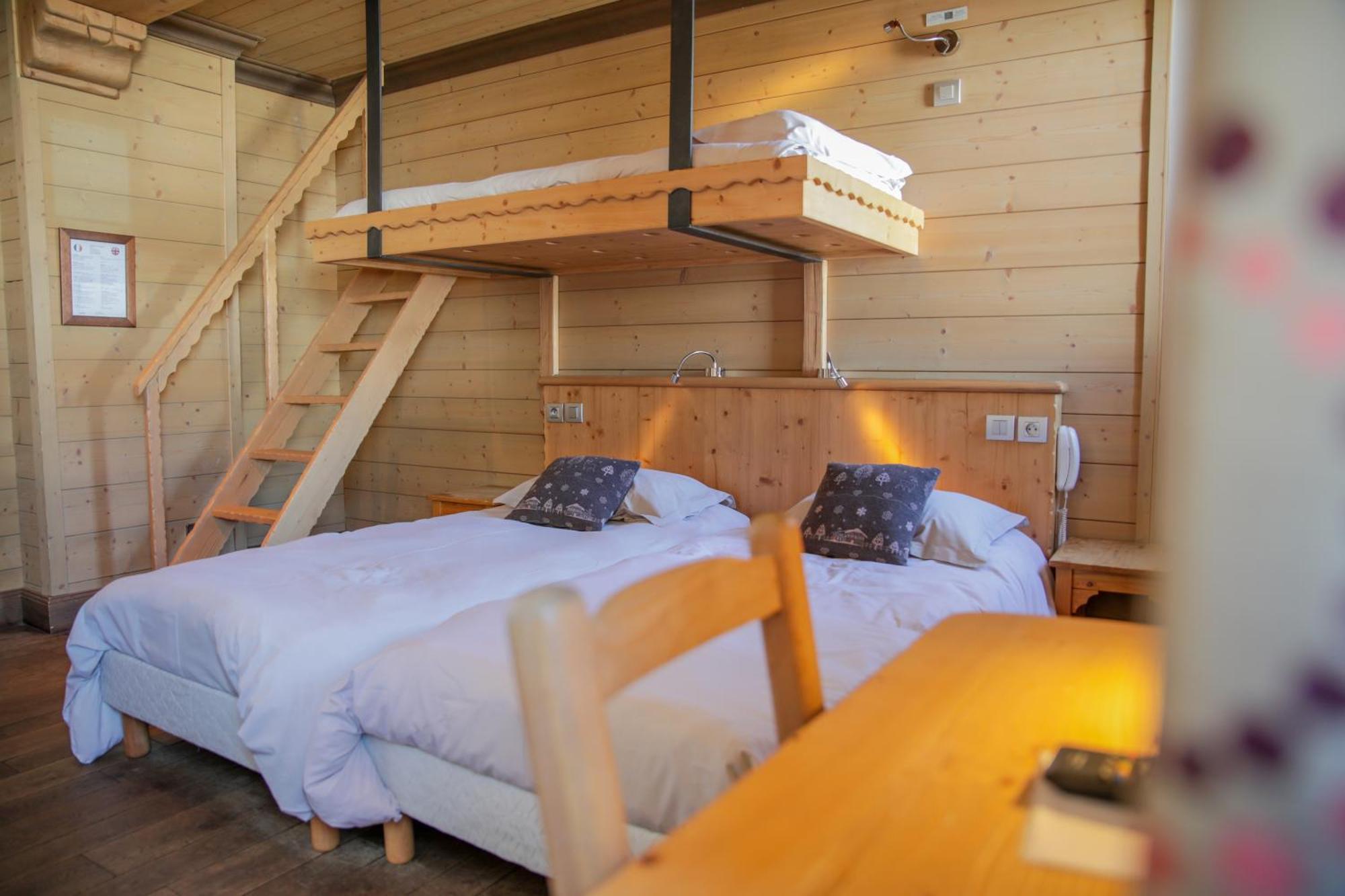 Triple Room,1742682202:JPEG