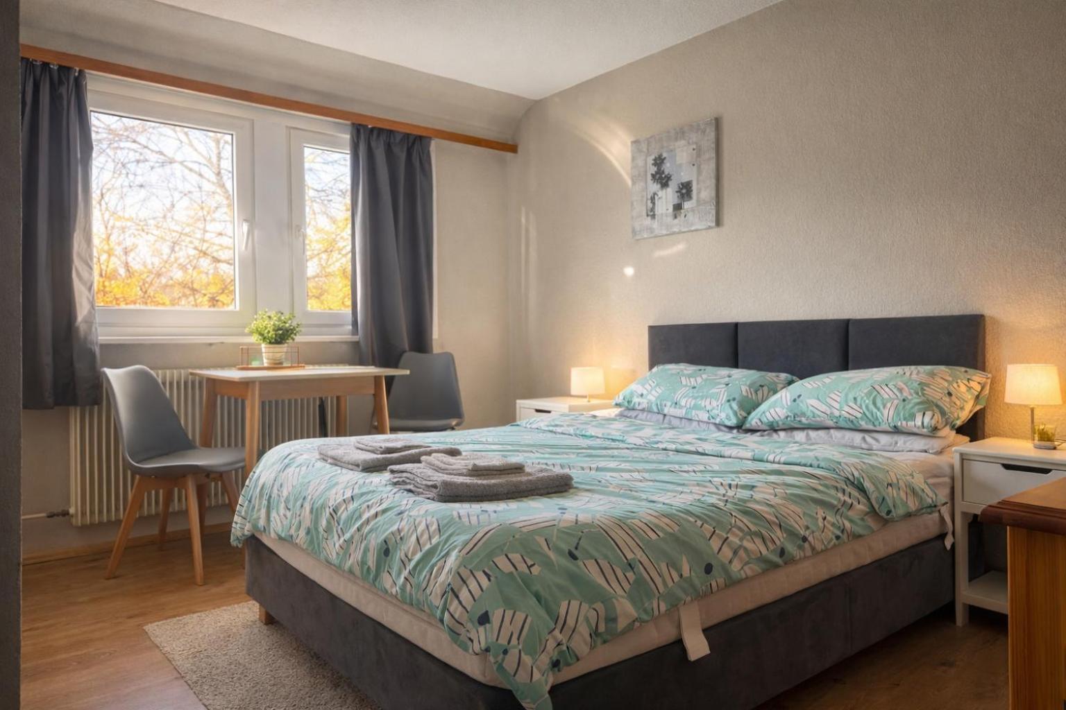 Small Double Room,1756509440:JPEG