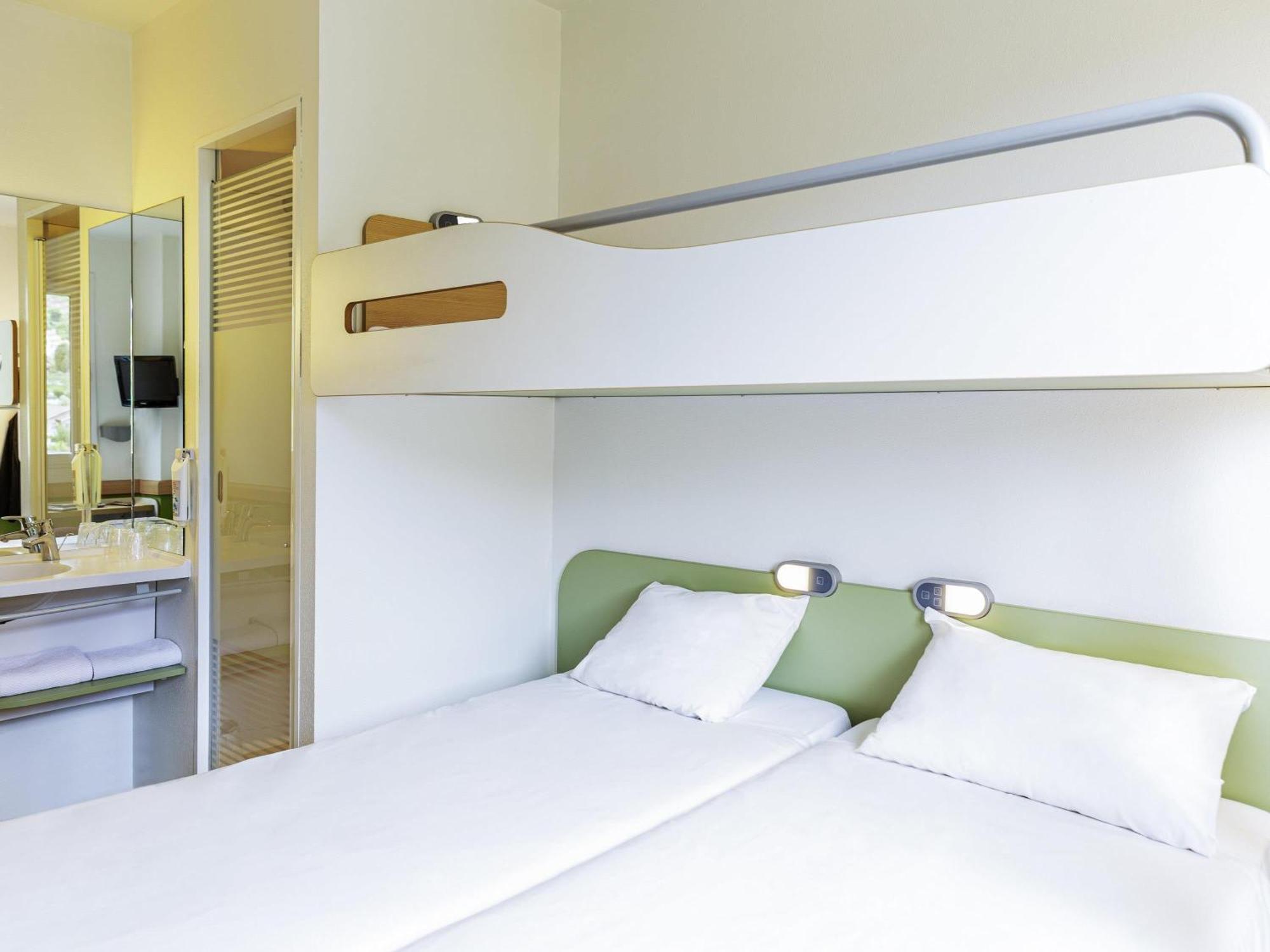 Standard Twin Room,1742721384:JPEG