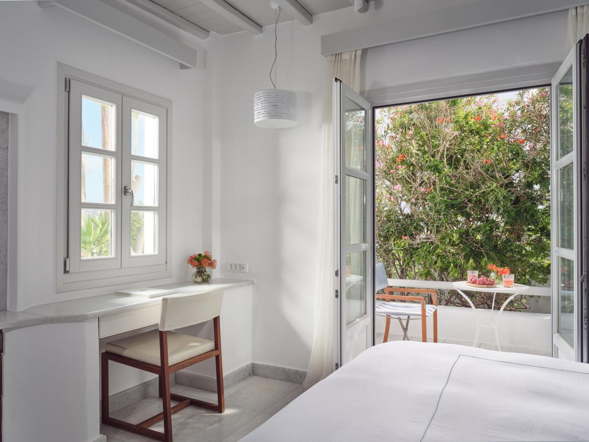 Junior Suite Courtyard View