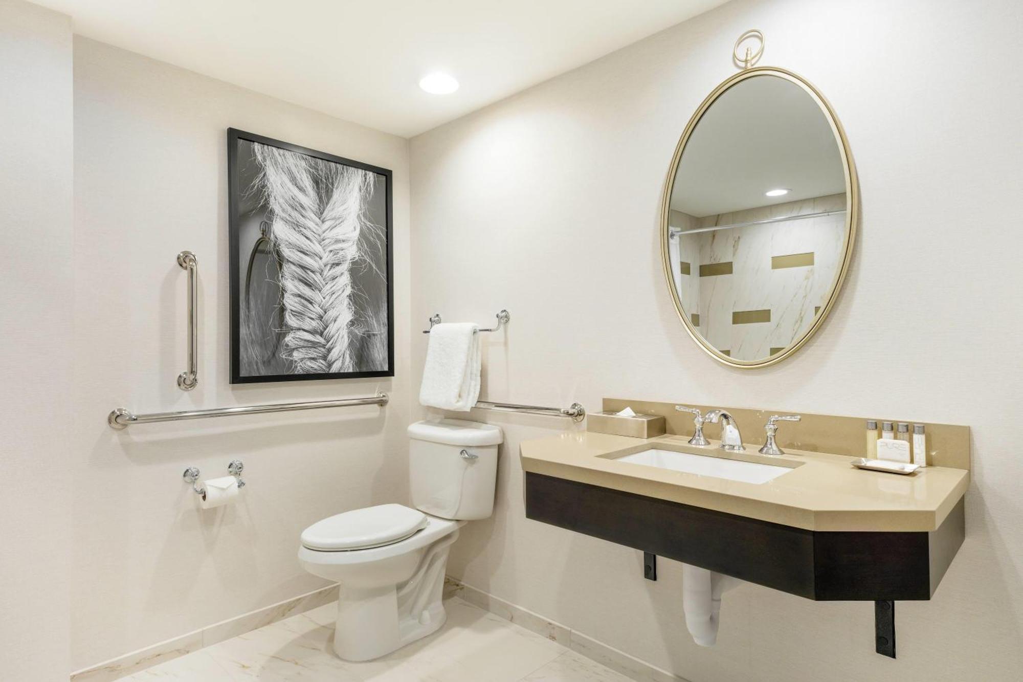 Deluxe King Room Non-Smoking or Mobility Accessible or West Tower