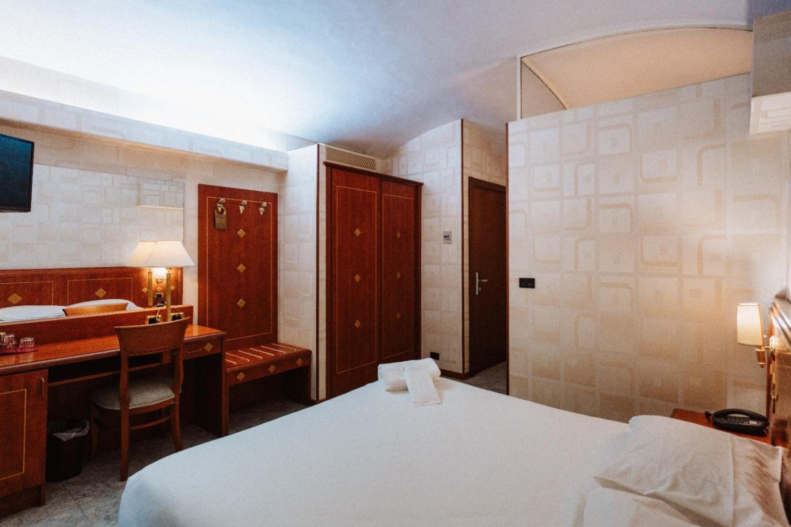 Standard Double or Twin Room,1742701299:JPEG