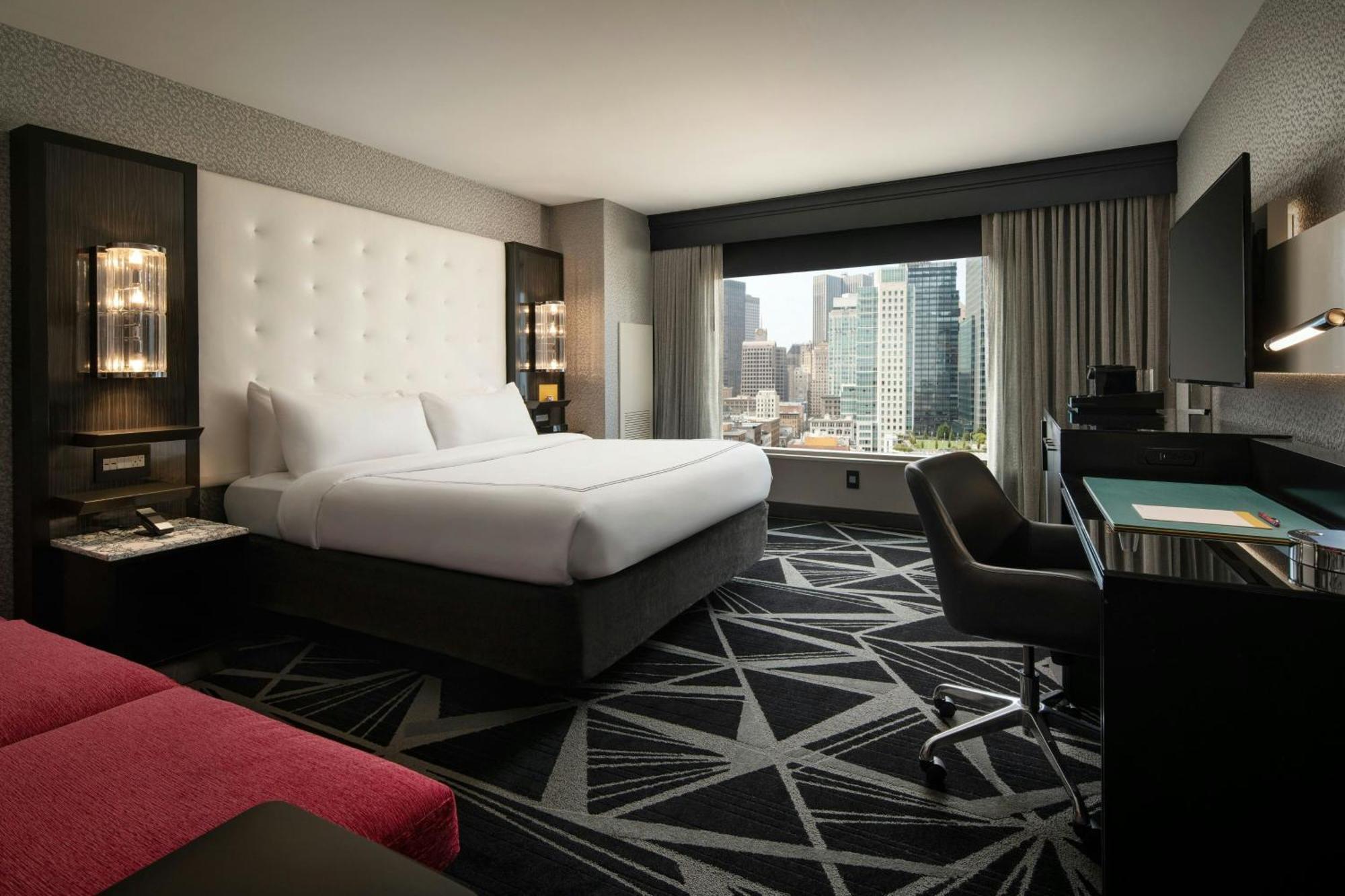 Guest room king bed city view High Floor