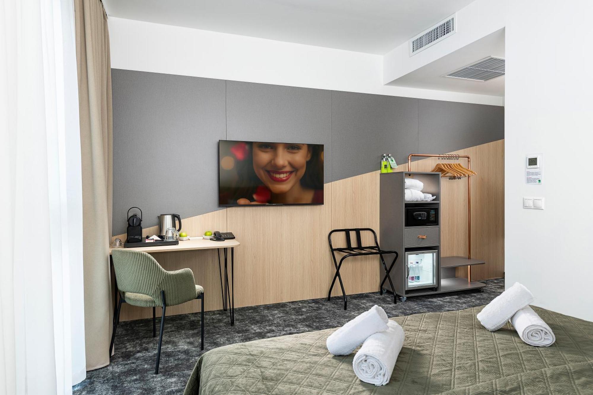 Deluxe Double or Twin Room