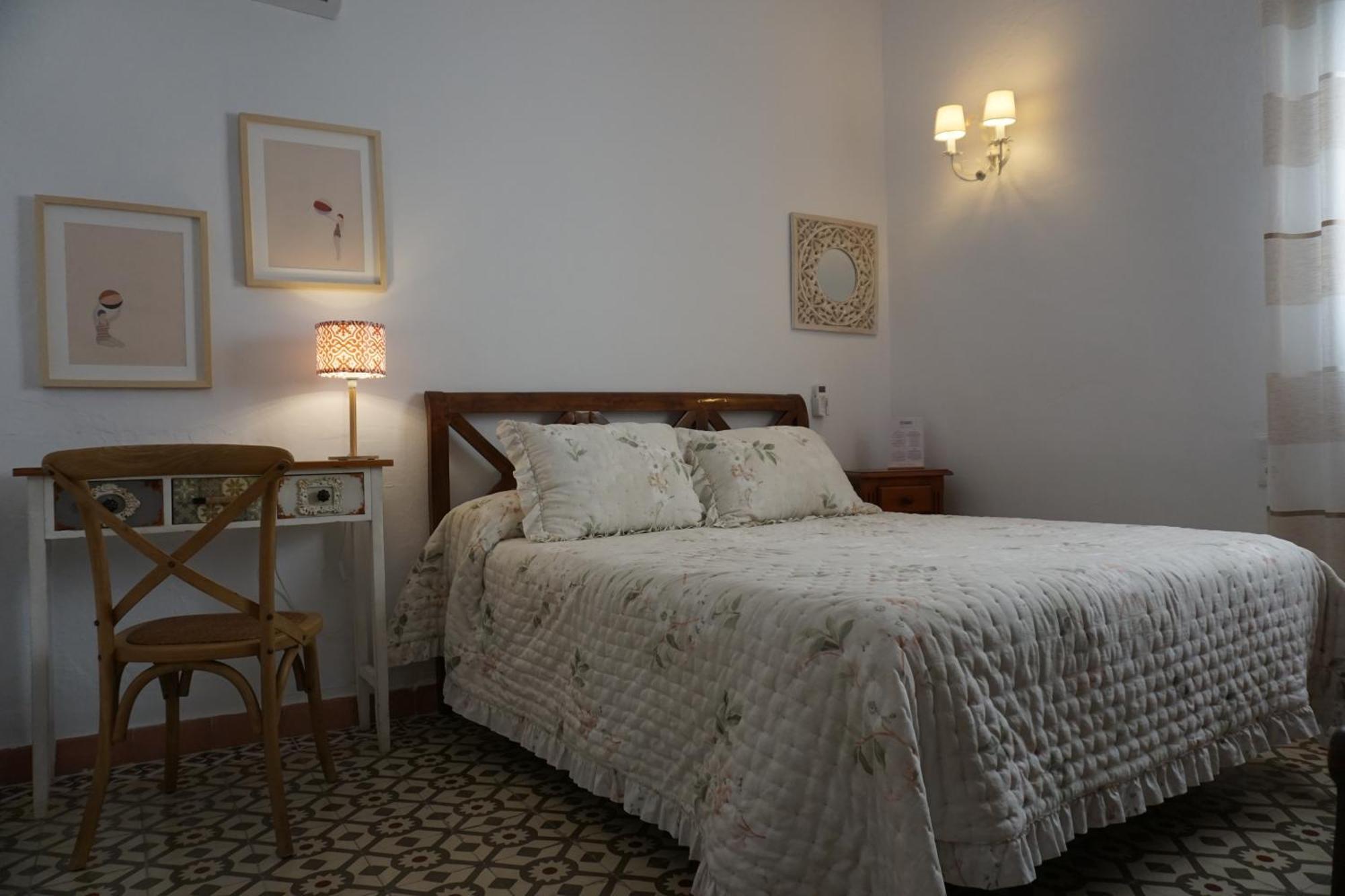 Standard Queen Room