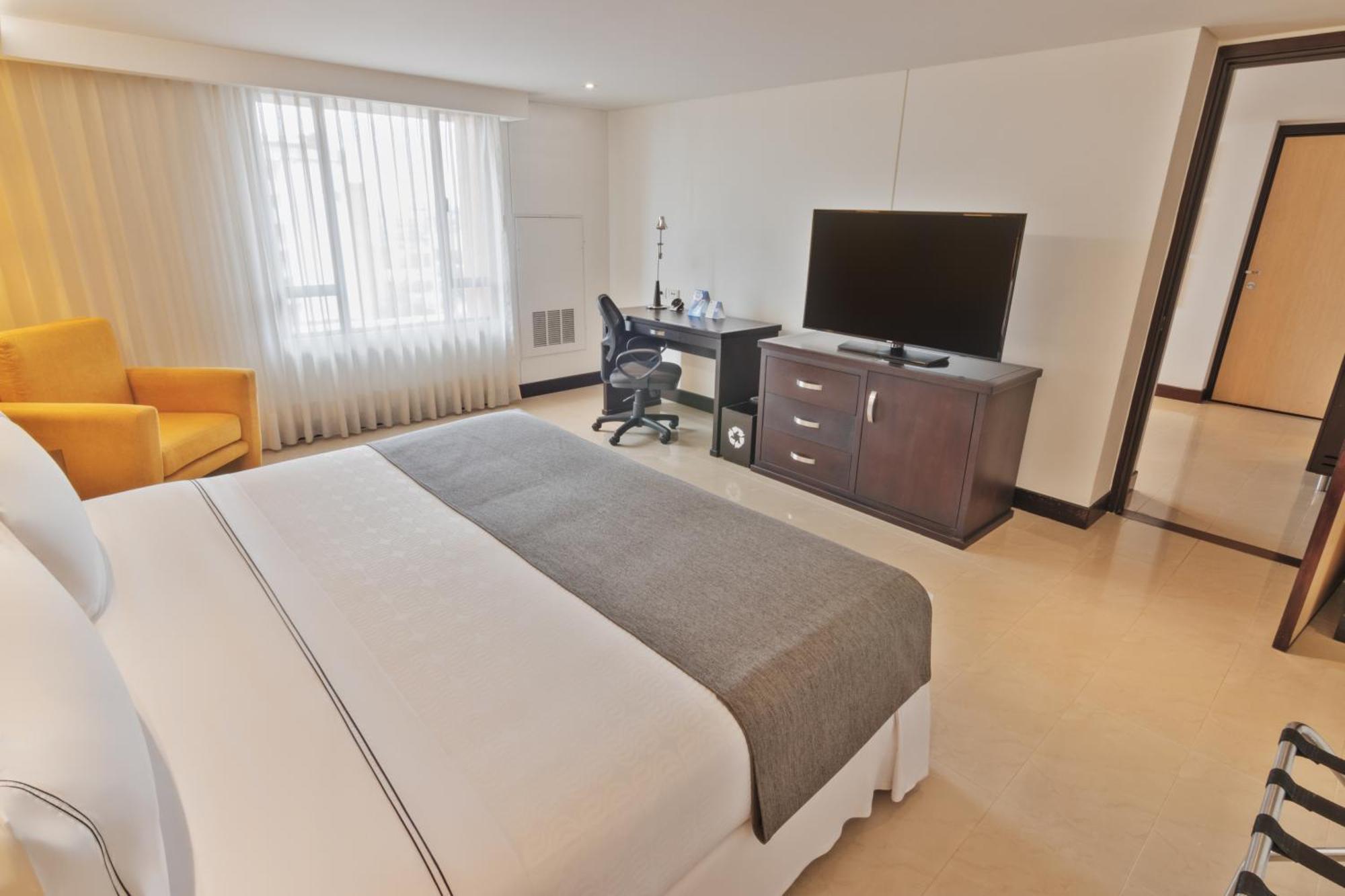Suite Room,1742709838:JPEG
