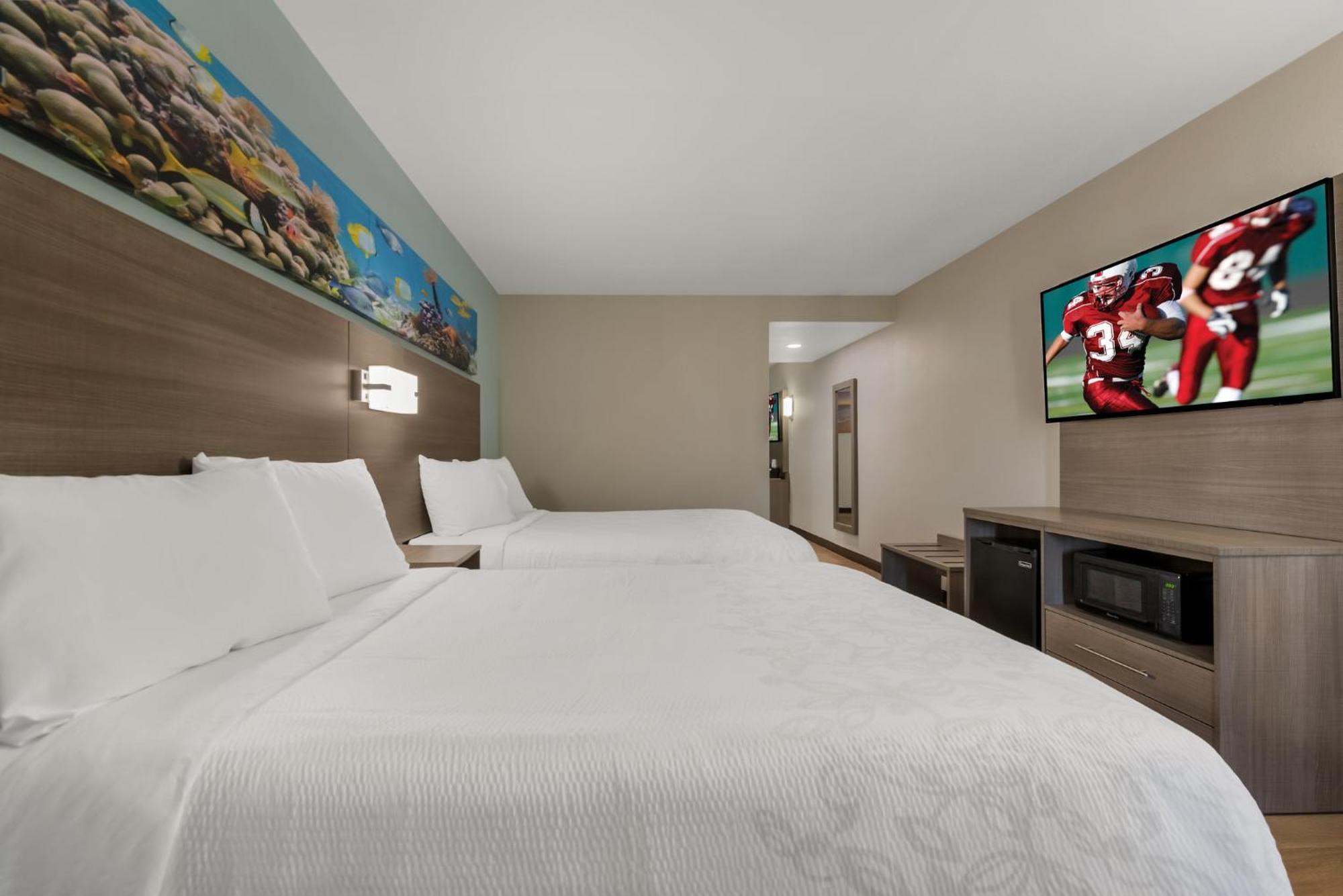 Suite Two Double Beds Smoke