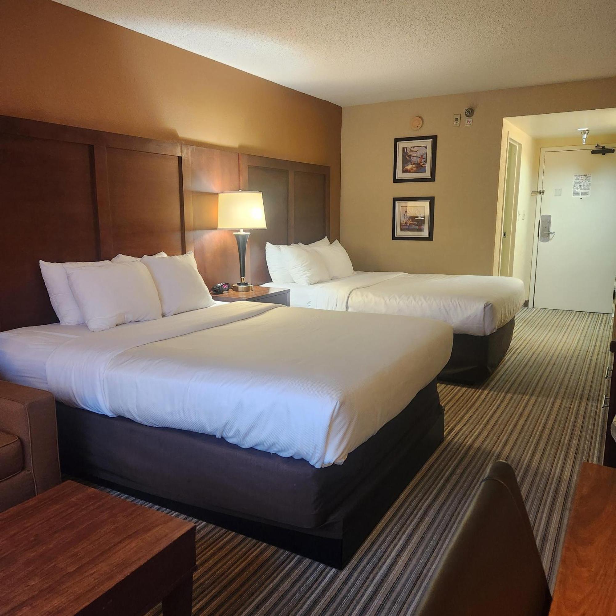 Queen Room Two Queen Beds Sofa Bed Non-Smoking