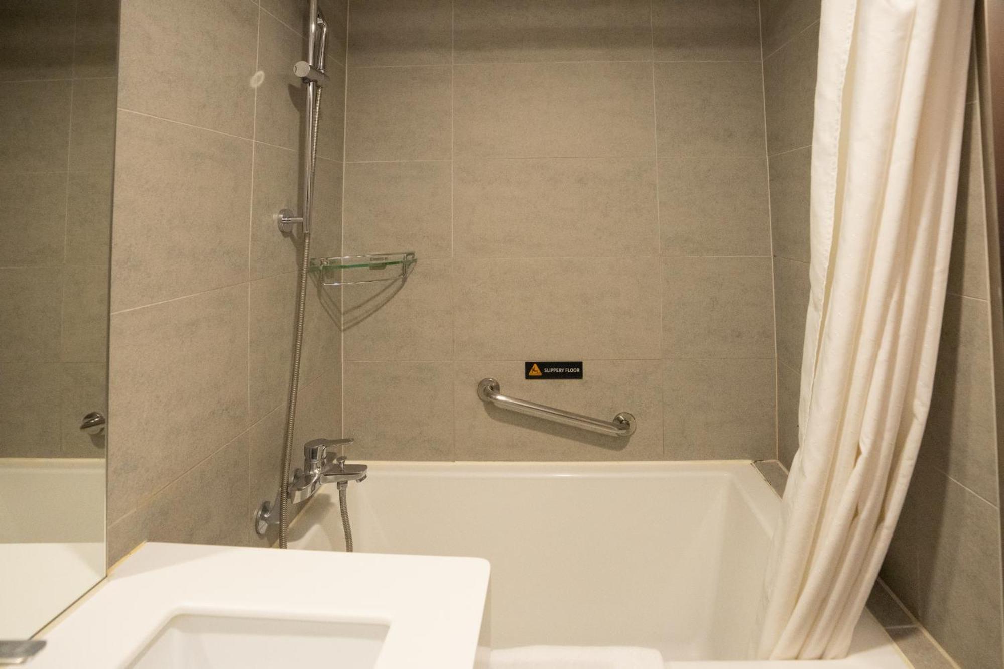 Semi Double Room