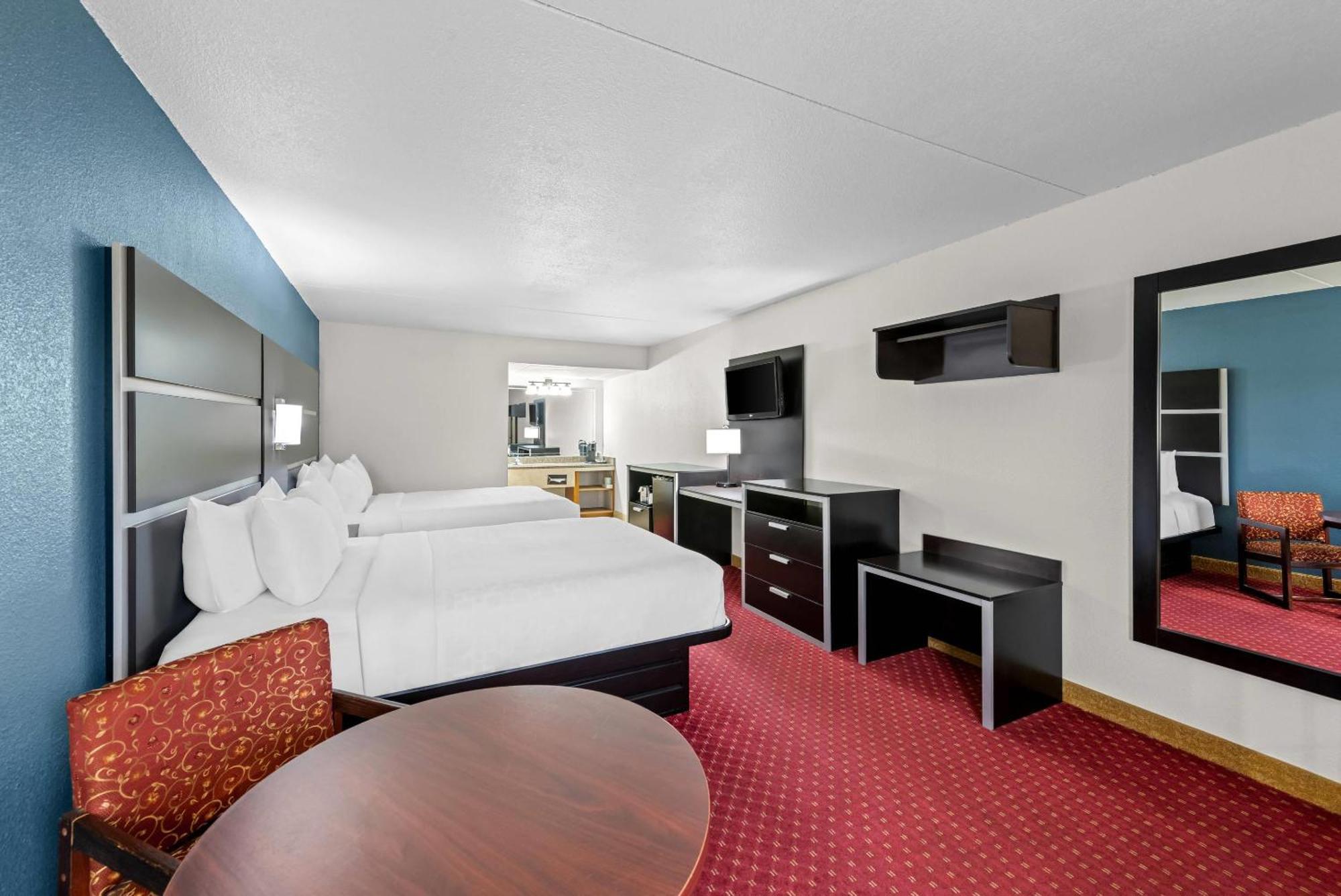 Queen Room with Two Queen Beds - Non-Smoking,1742715387:JPEG